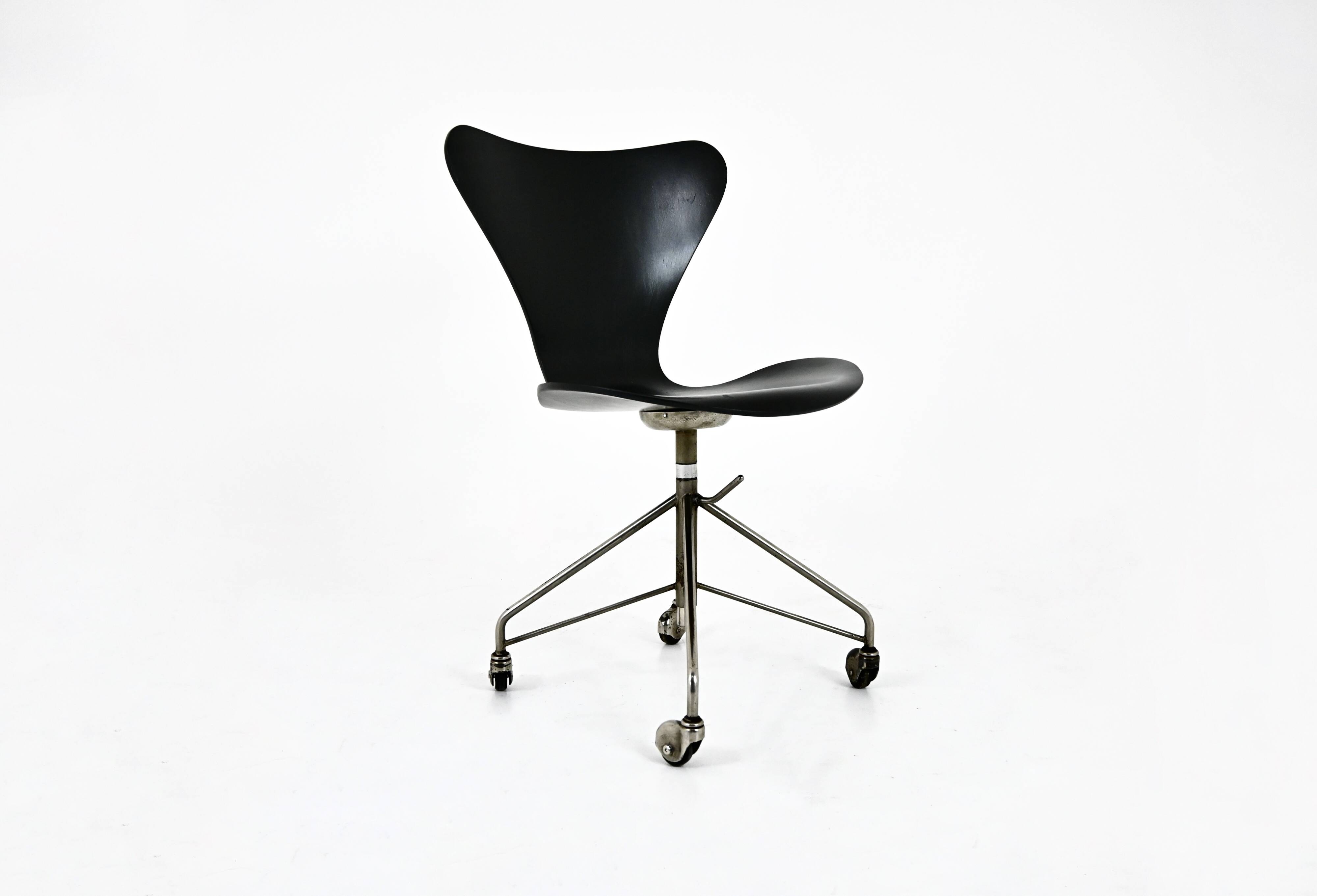 Model 3217 office chair by Arne Jacobsen for Fritz Hansen, 1960
