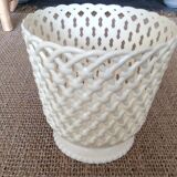 Cache pot en plastique dur