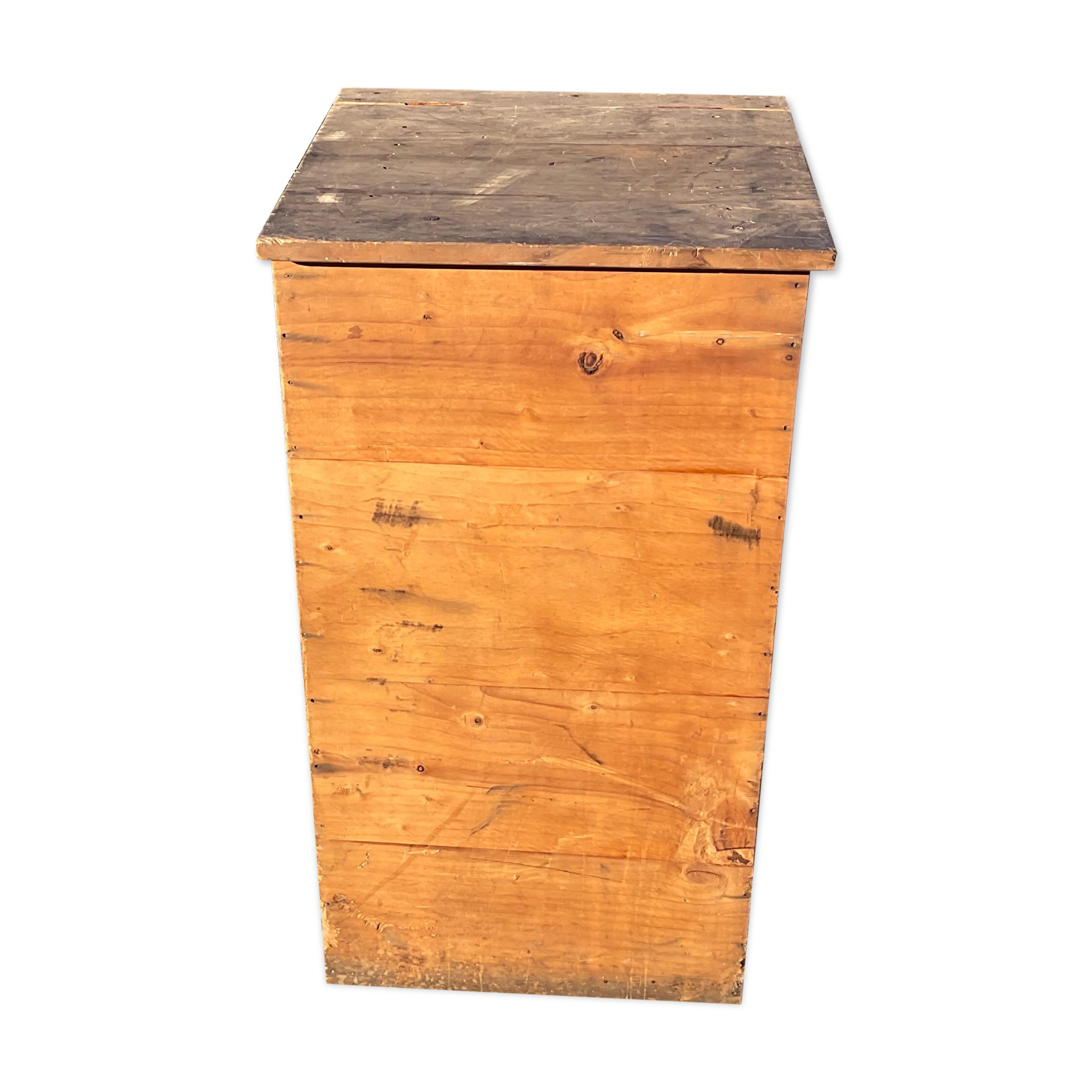 Storage cabinet