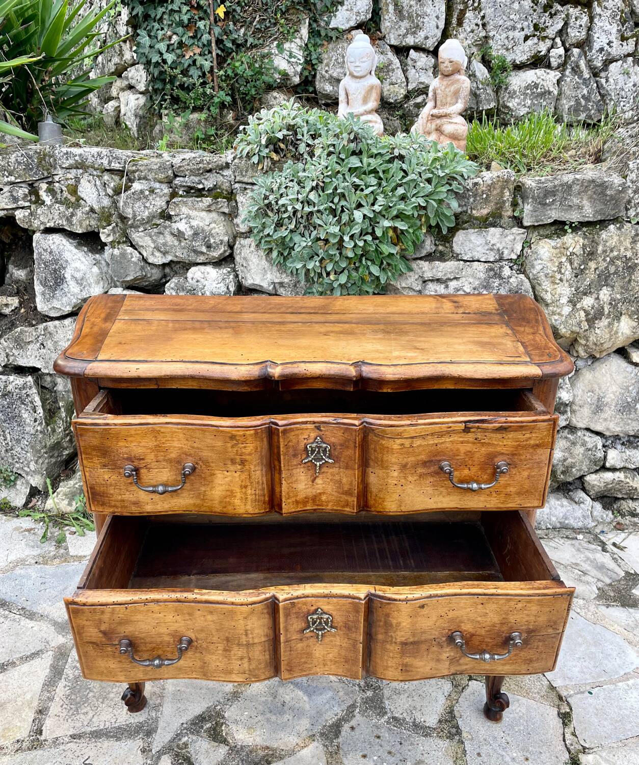 Petite commode en noyer d’époque louis xvi  18 eme siècle