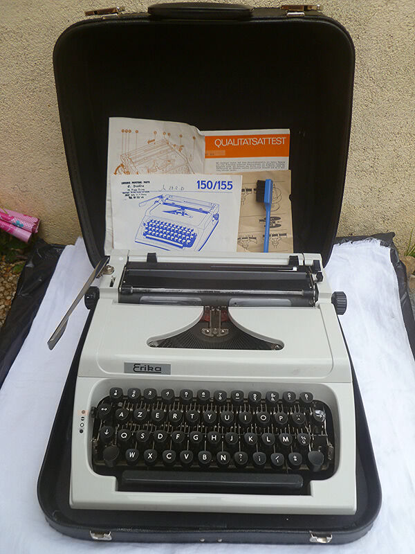 Typewriter erika 150