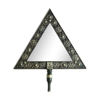 Miroir berbère marocain triangulaire en bois et métal