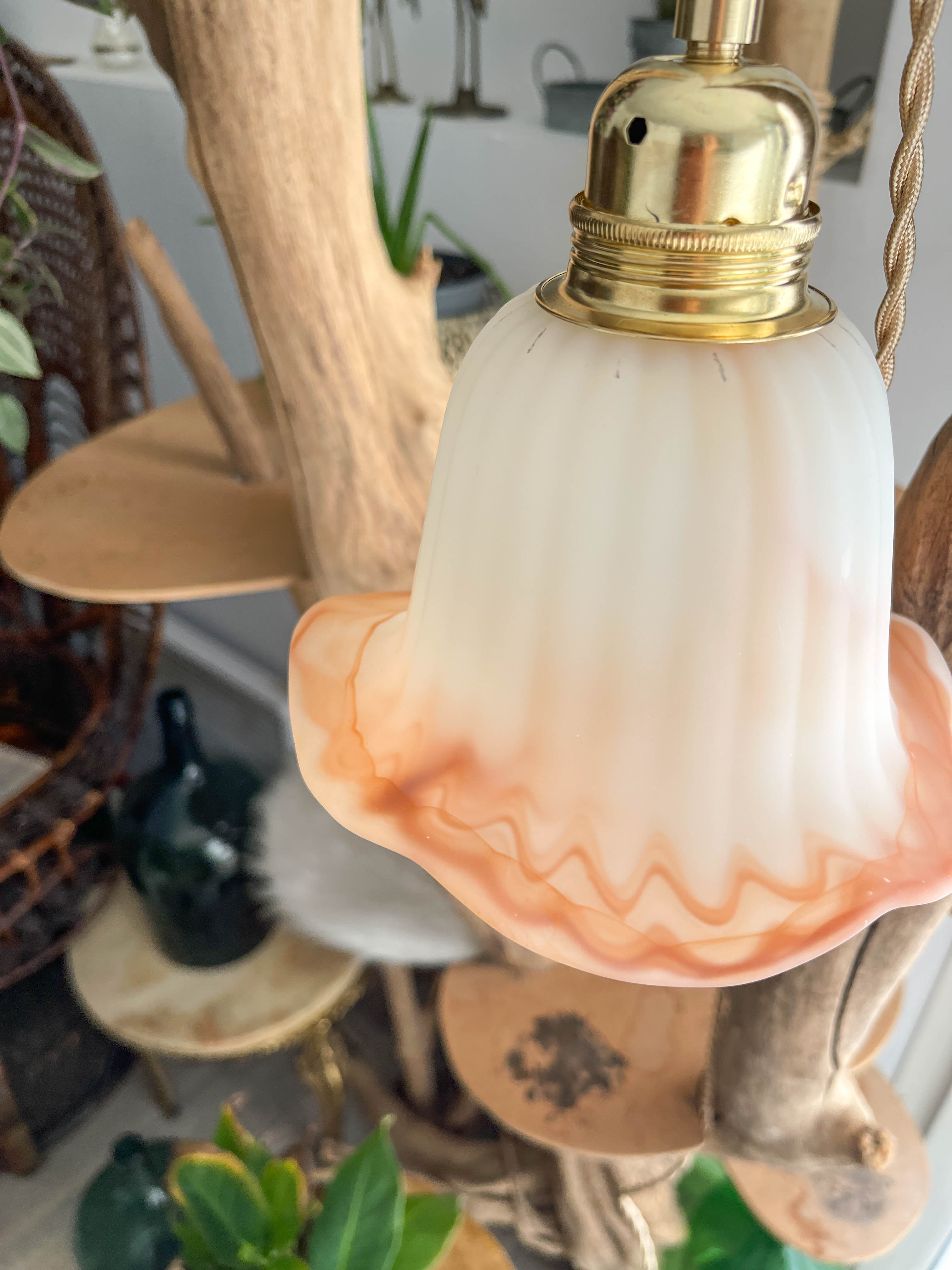 Vintage pink glass paste tulip lamp
