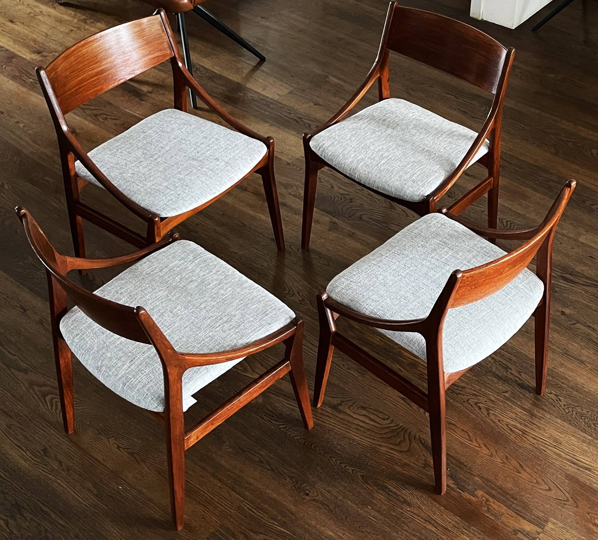 4 chaises danoises signées « Vestervig Eriksen- Made in Danmark"