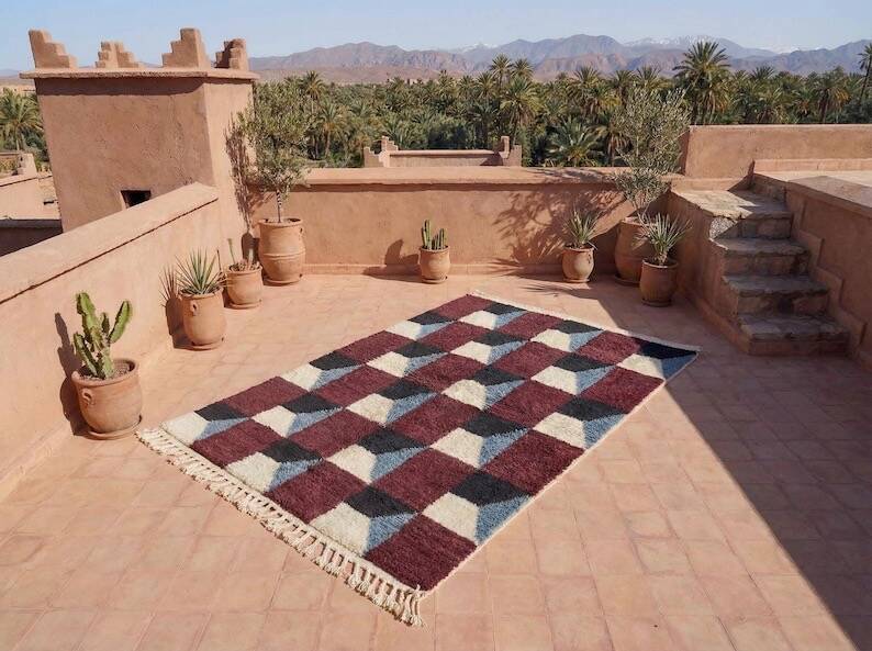 Traditional pure wool Berber rug with colourful patterns, size 1.5/2.5m.