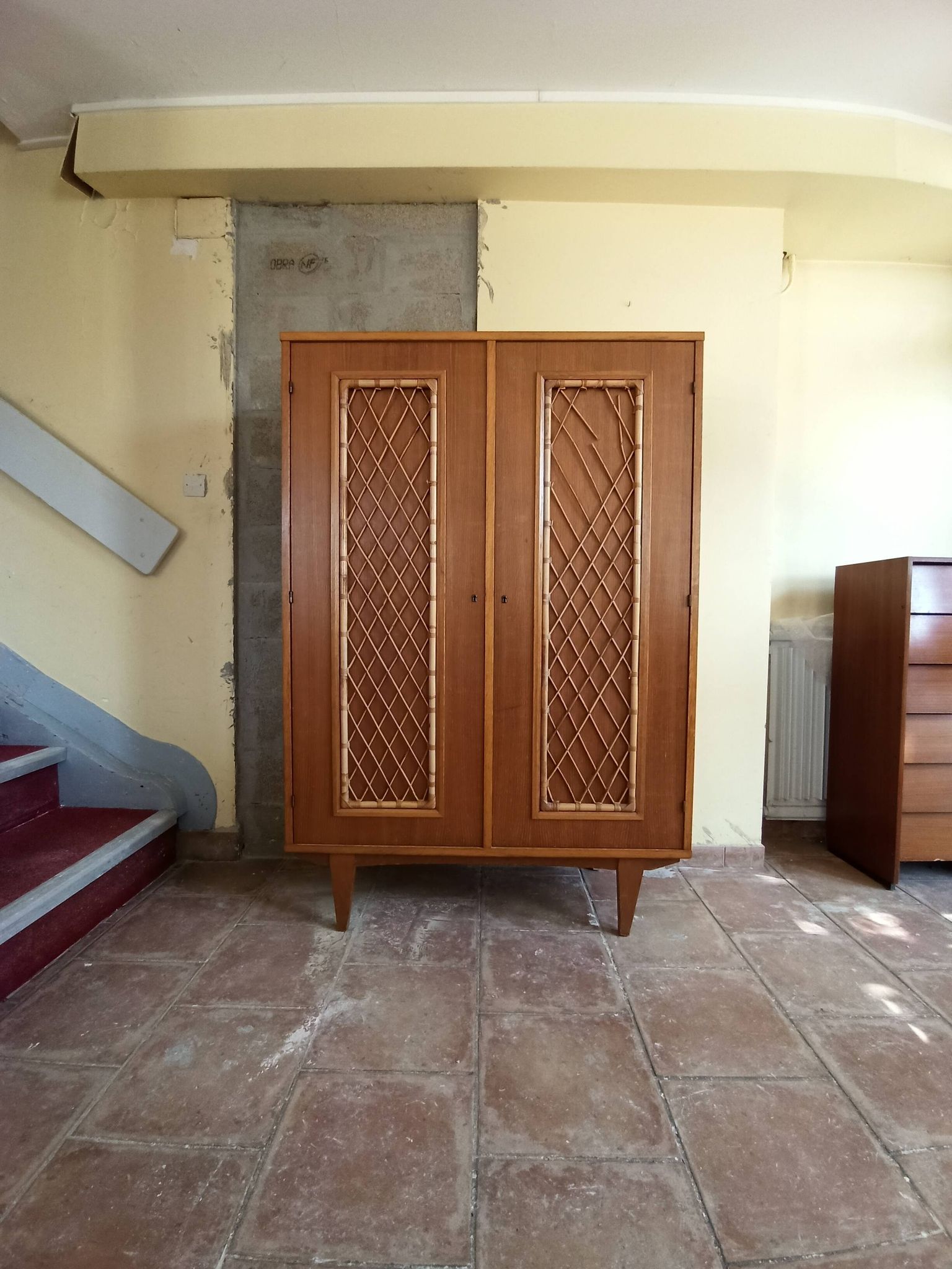 Armoire année 60 bois / rotin / osier