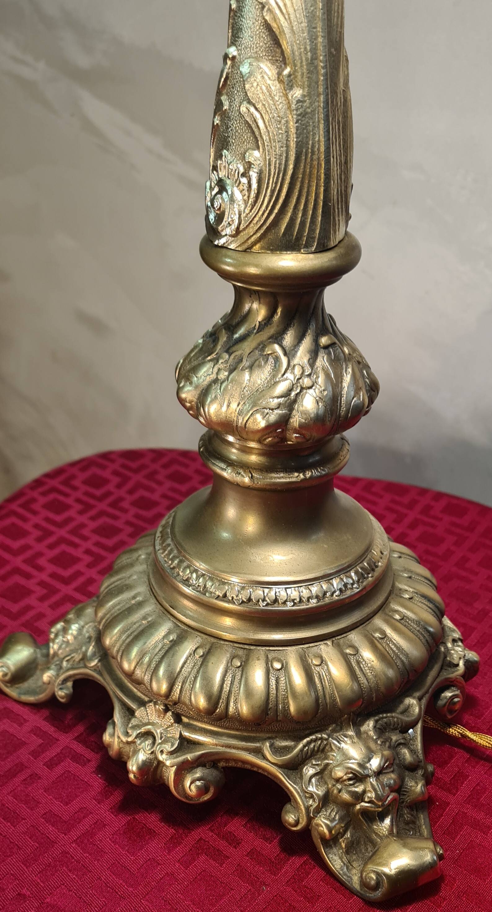 Antique lamp restored solid bronze 52x30 tiffany style