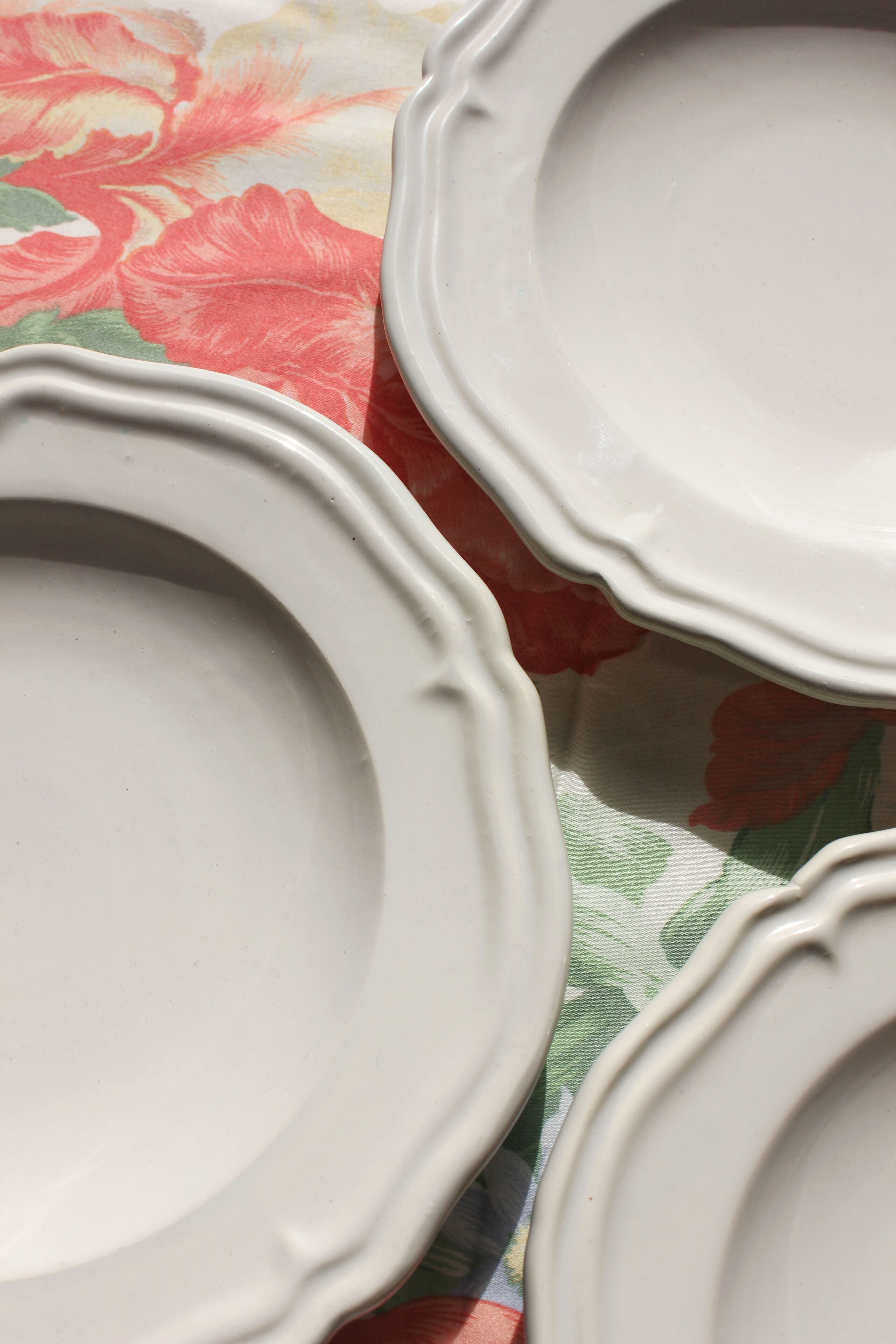 3 hollow white plates Cerenne Vallauris