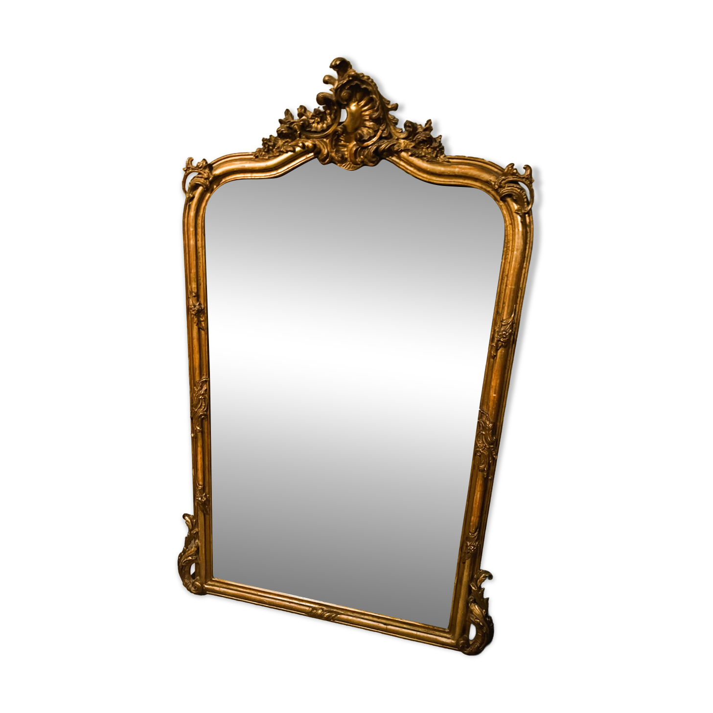 Ancient gilded stucco ice