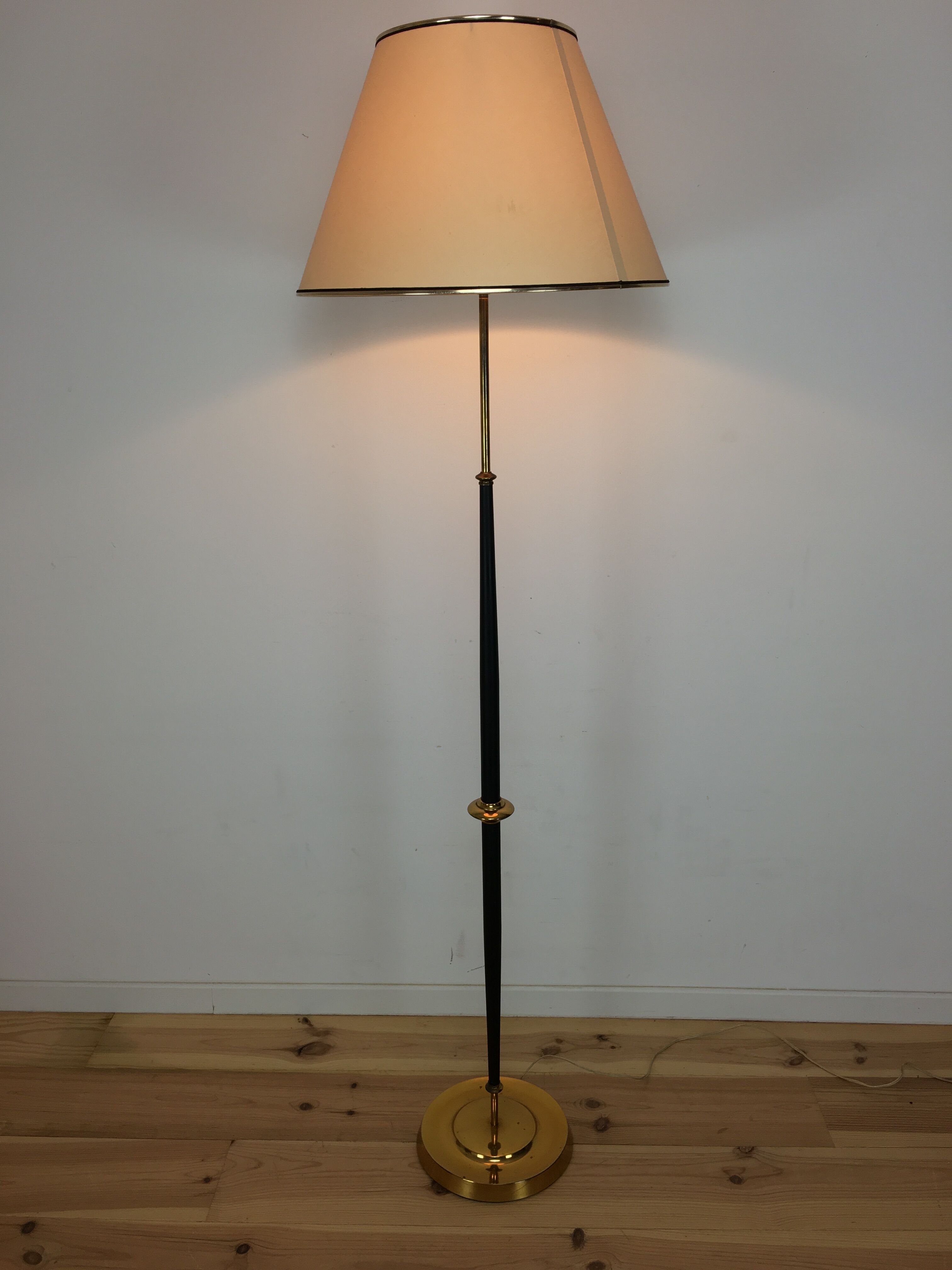 Moonlight 50s black and golden brass