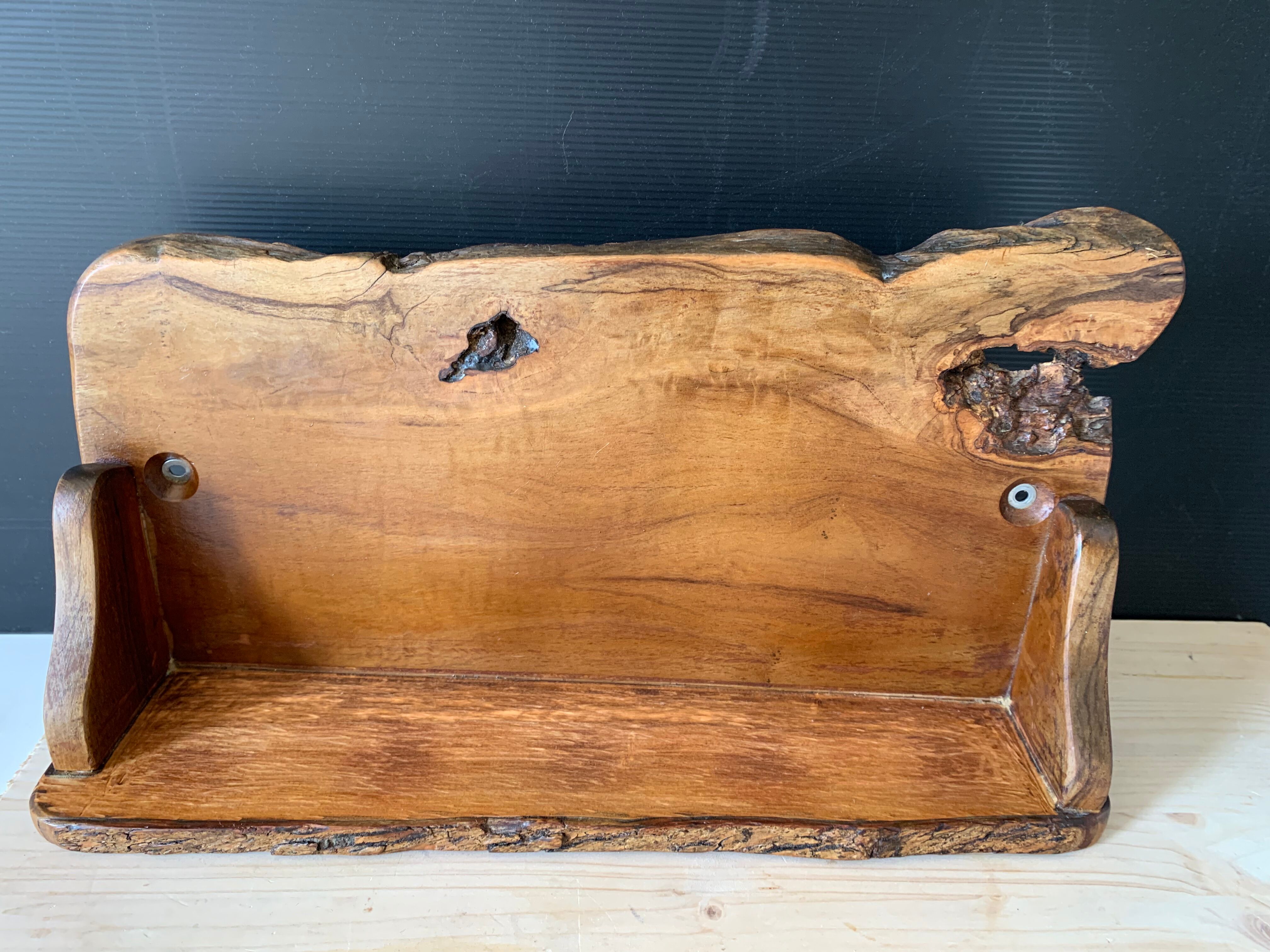 Olivier's wooden shelf
