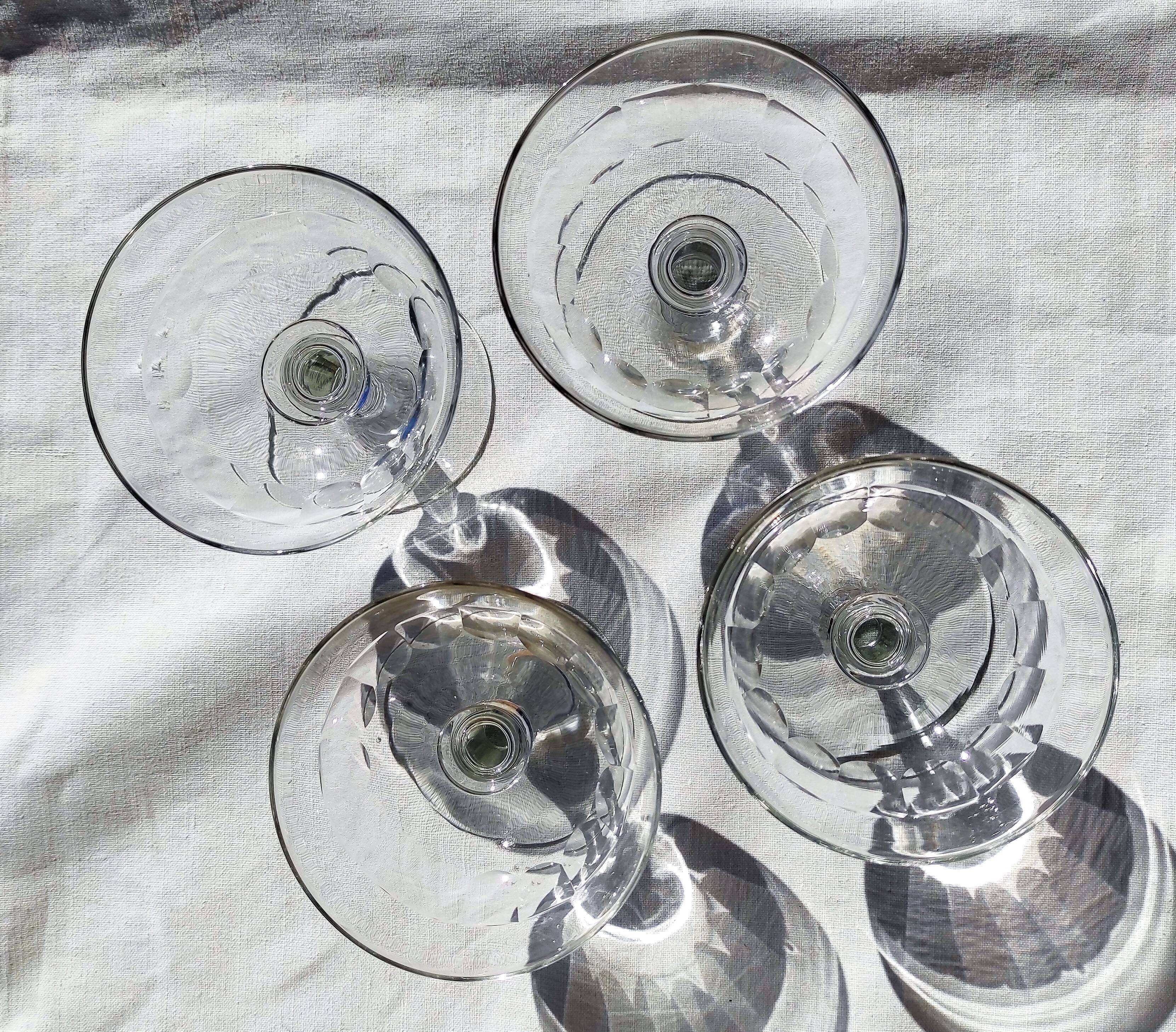 Champagne glasses 1 set of 4 crystal with flat ribs on curve