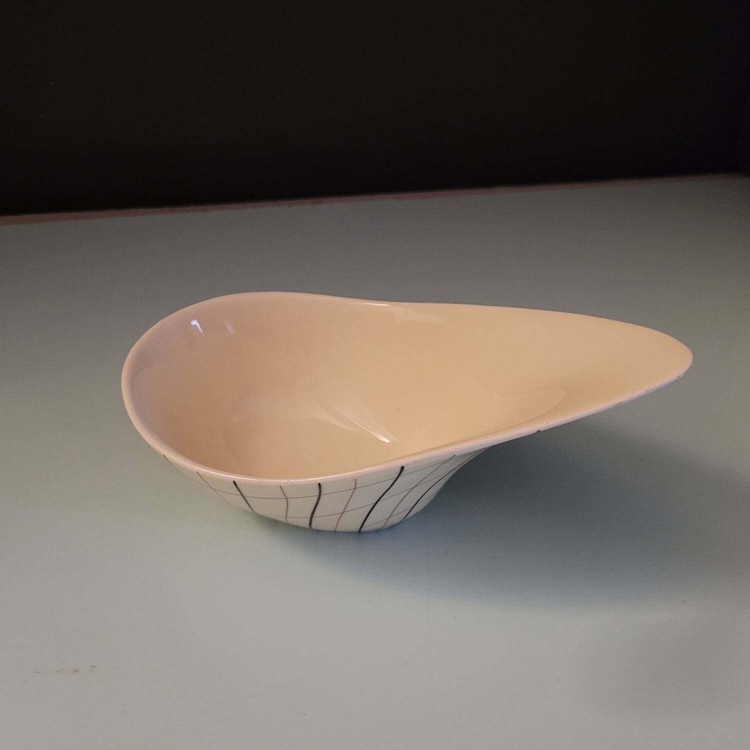 Saucière Calypso – céramique Salins-les-Bains – design graphique, anné