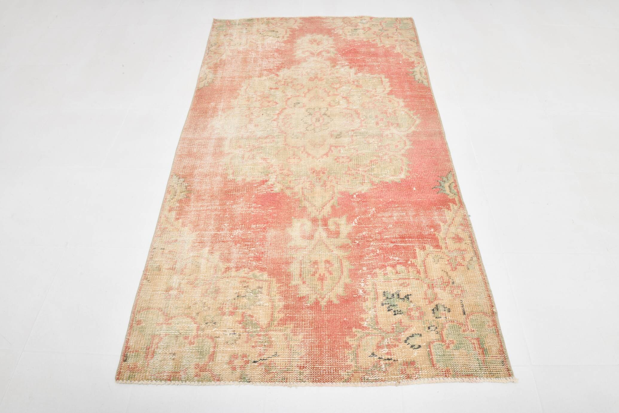 4x7 Red & Salmon Oriental Pattern Vintage Rug, 120x213Cm