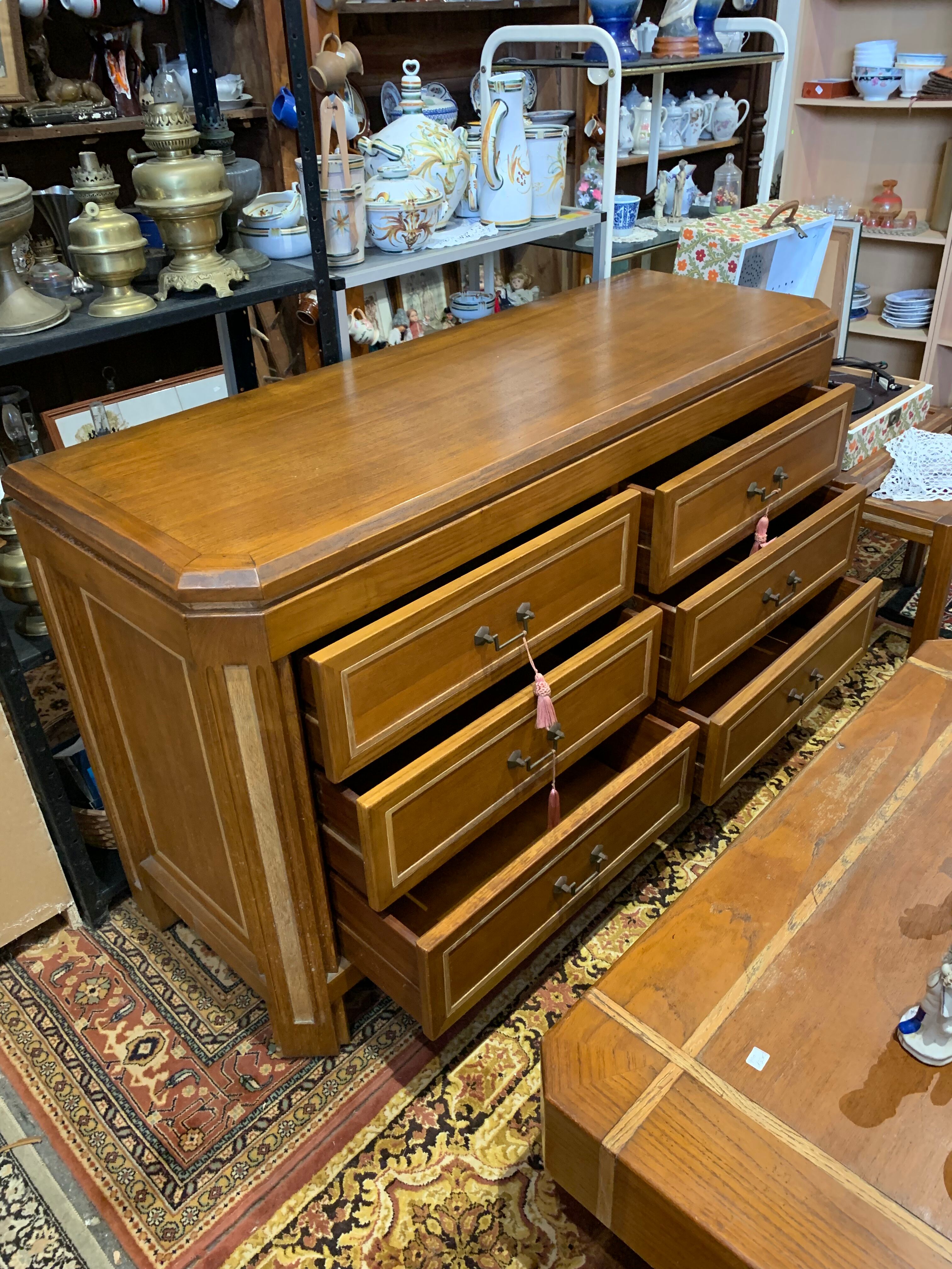 Commode en chêne année 50