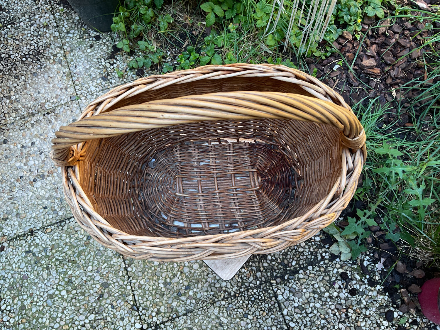 Vintage wicker basket 70