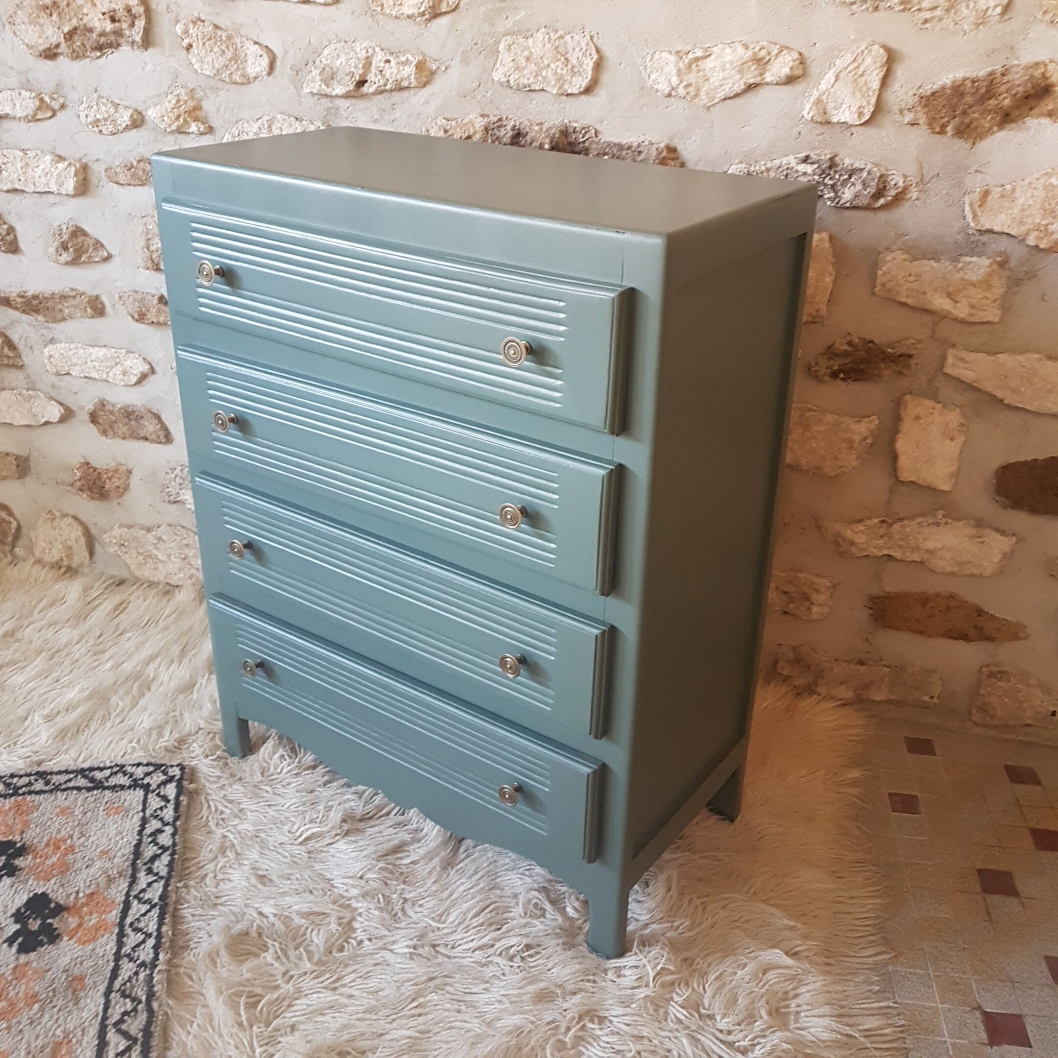 Khaki vintage dresser