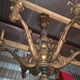 Lustre en bois Venitien de château, sculpté et doré, style baroque