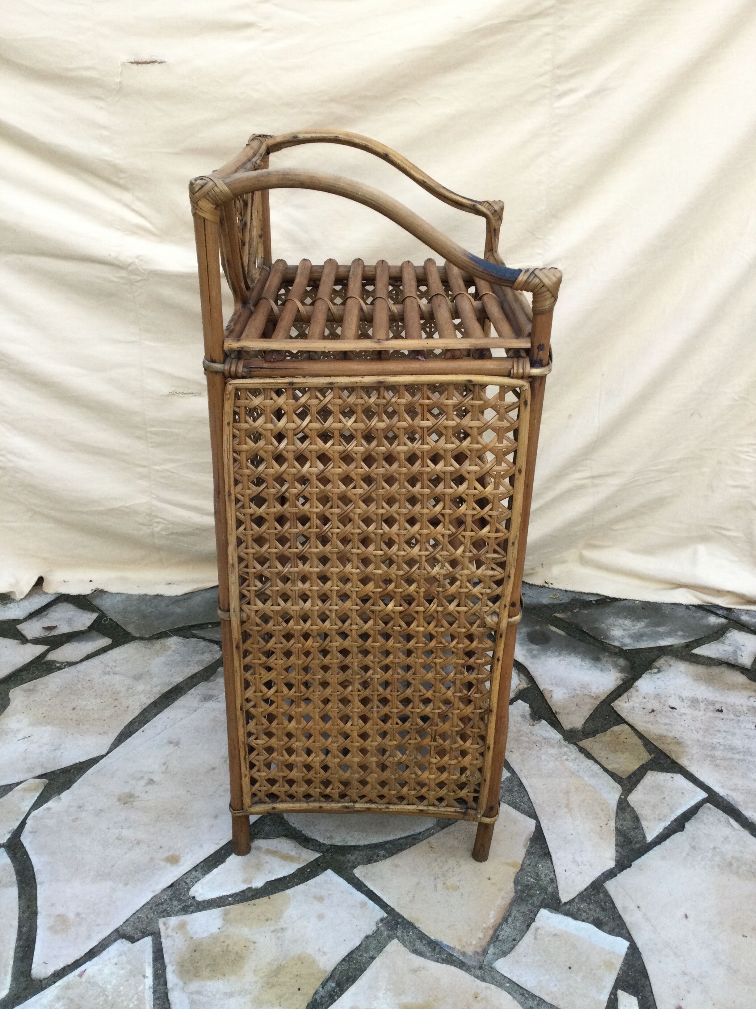 Meuble étagère en rotin