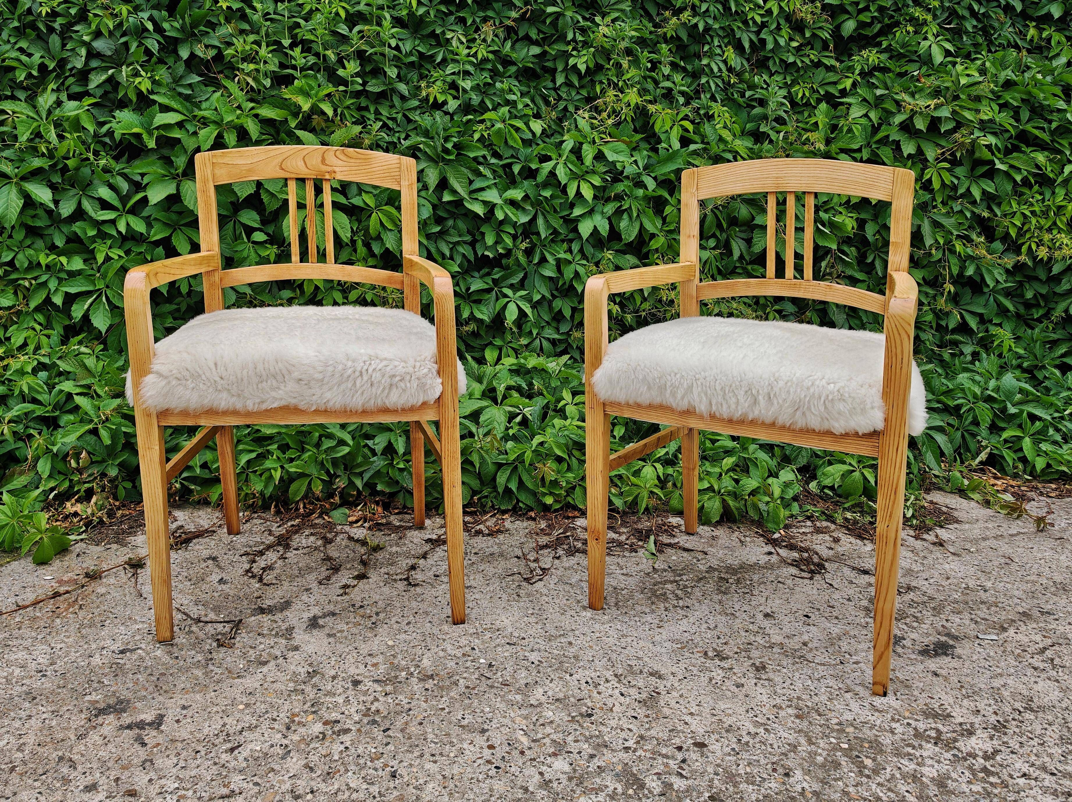 Pair of Jugendstil armchairs in solid ash and sheepskin 1910