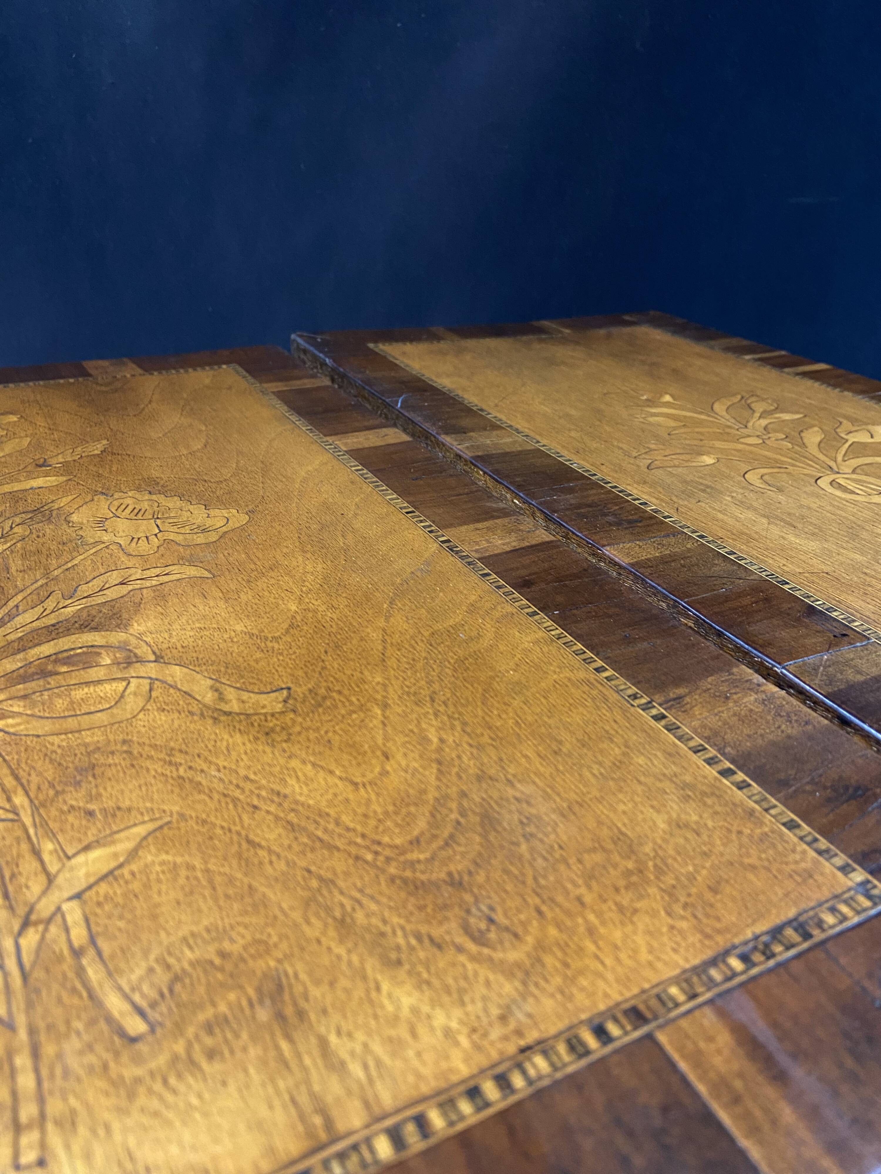 19th-century hairdresser with marquetry decoration on oak in the Louis XV Transition style.