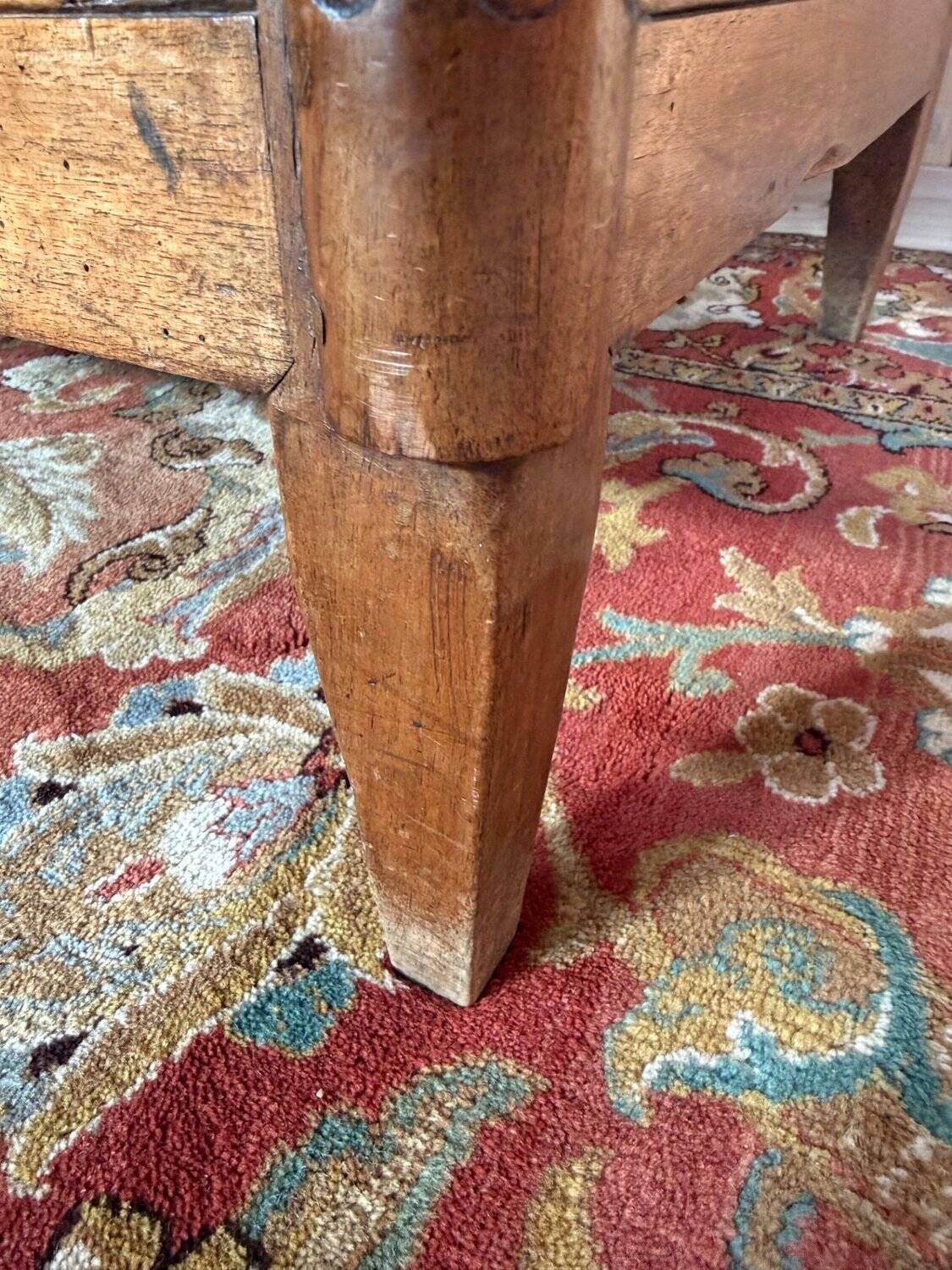 Commode d'époque Louis XVI en noyer massif