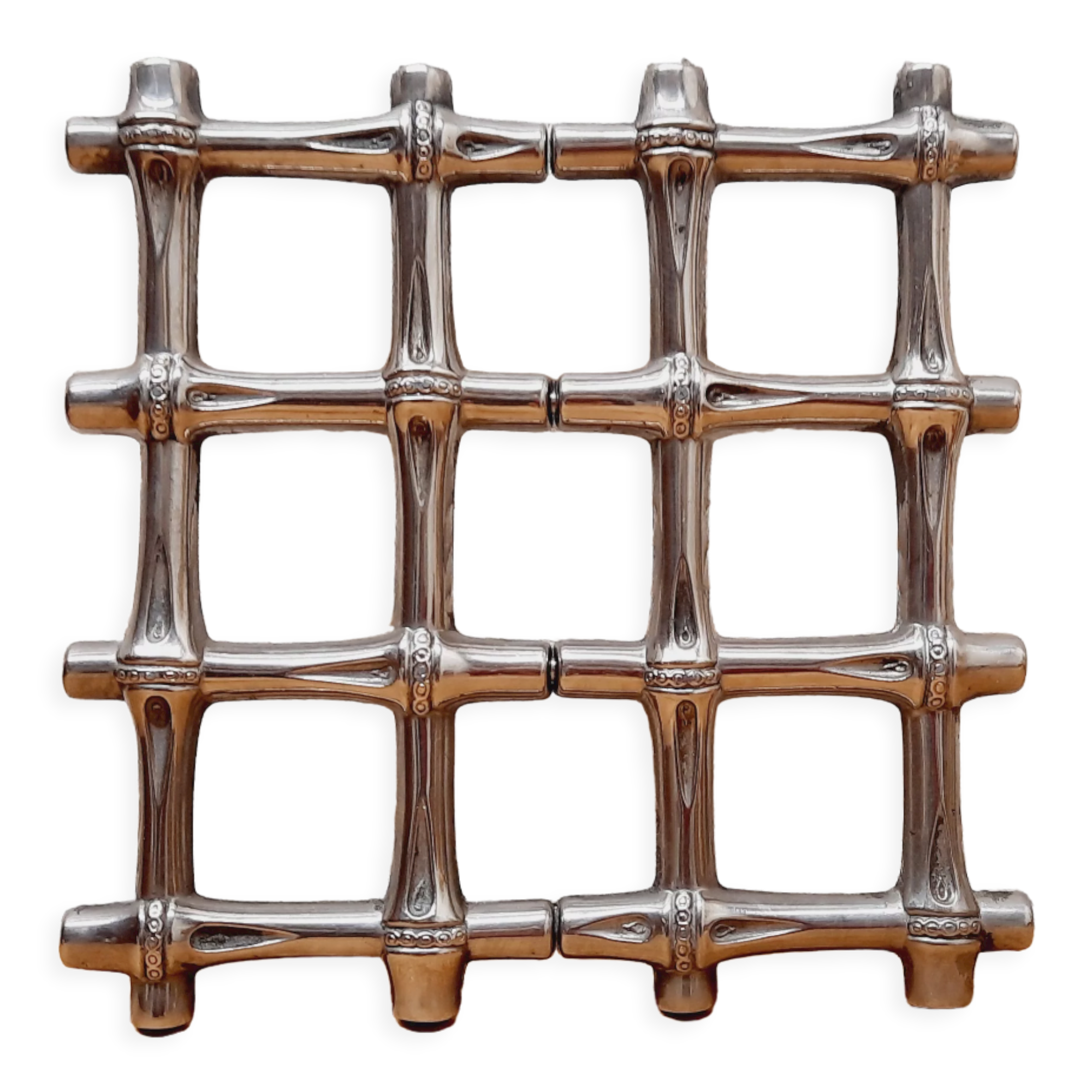 Bamboo silver metal trivety