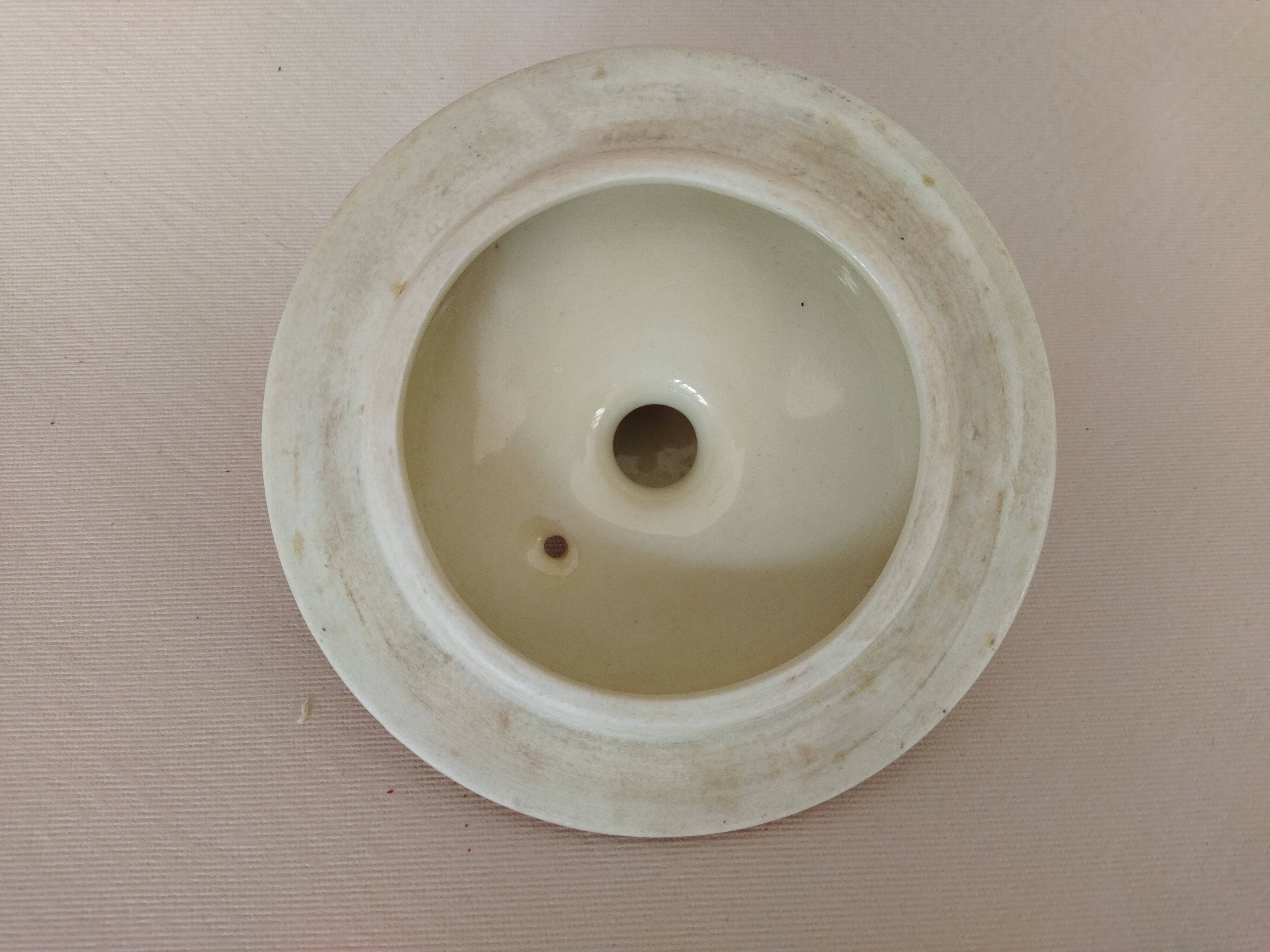 Salam pourer with Japanese motifs