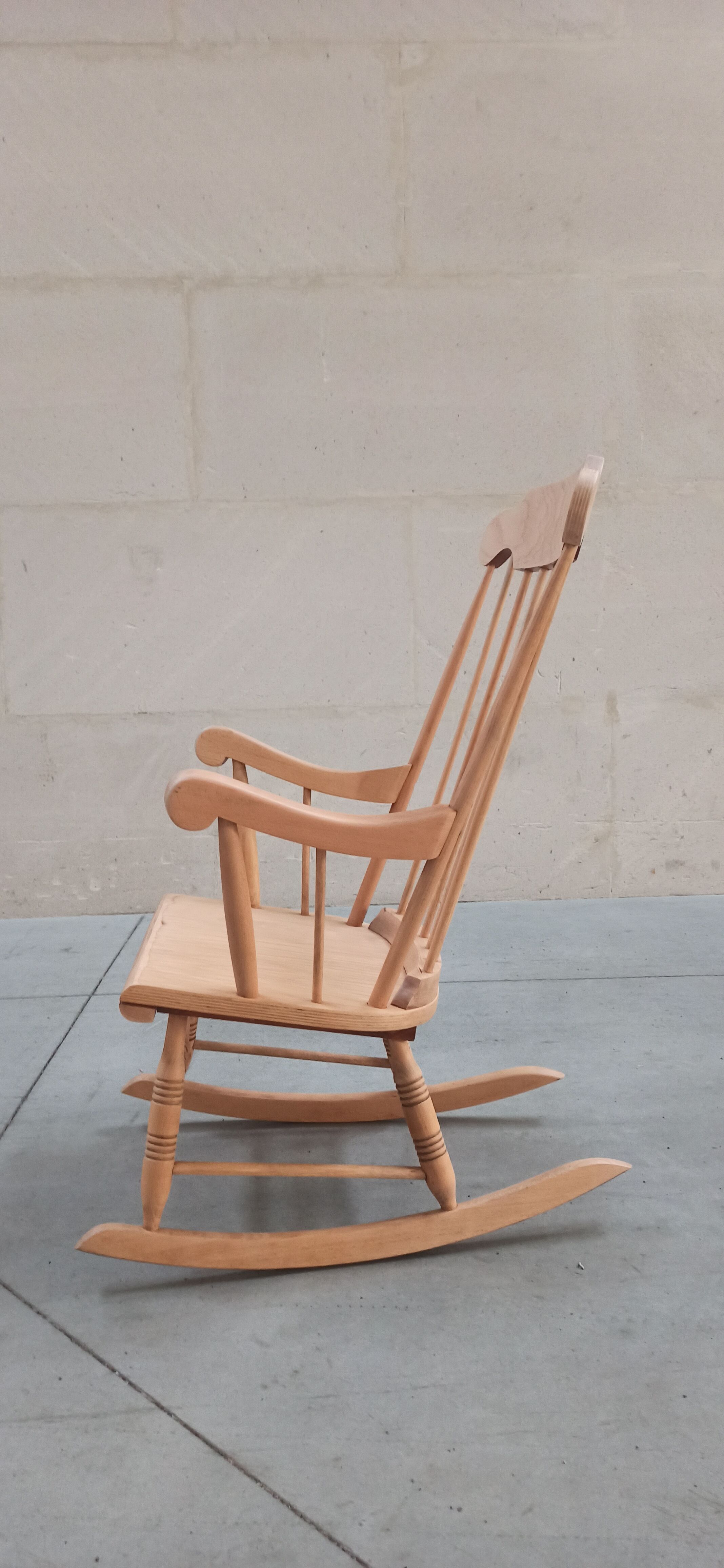 Wooden rocking chair 60's