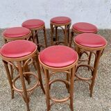 Lot de 7 tabourets de bar en bois courbé assise skaï rouge