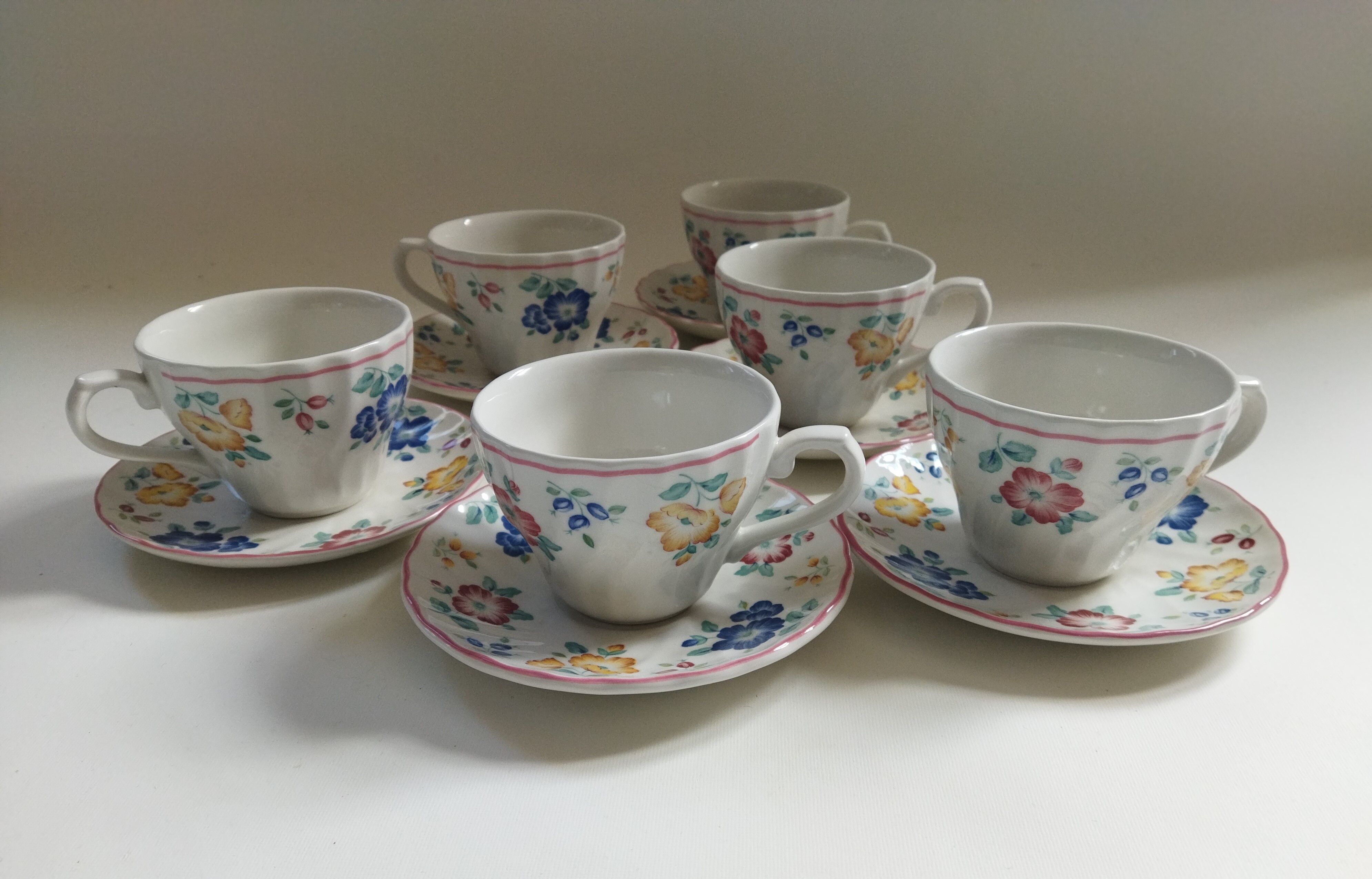 6 English cups Churchill Rosetta