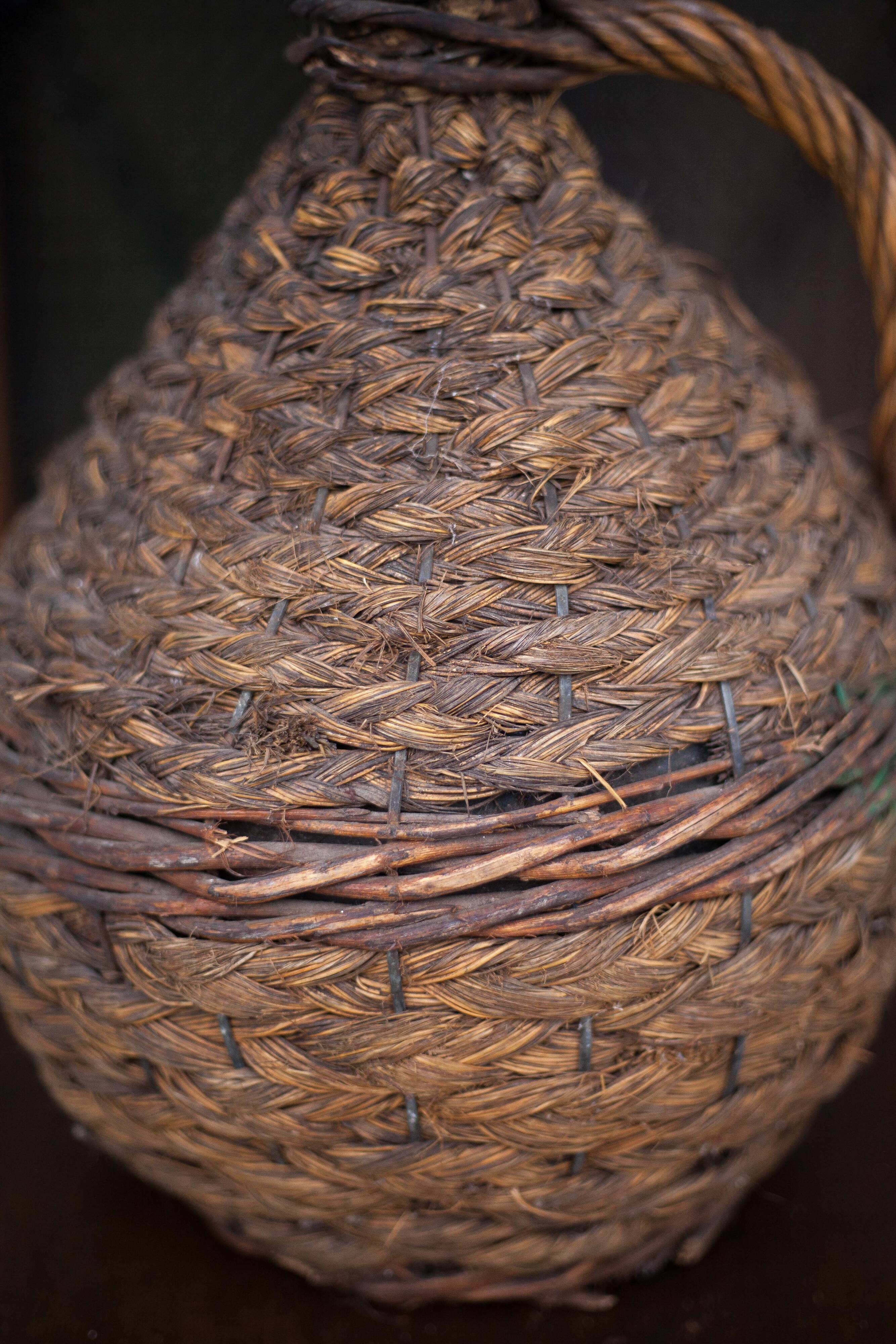 Lady Jeanne bottle, green glass bottle dressed in straw and wicker weaving, carboy, decorative v