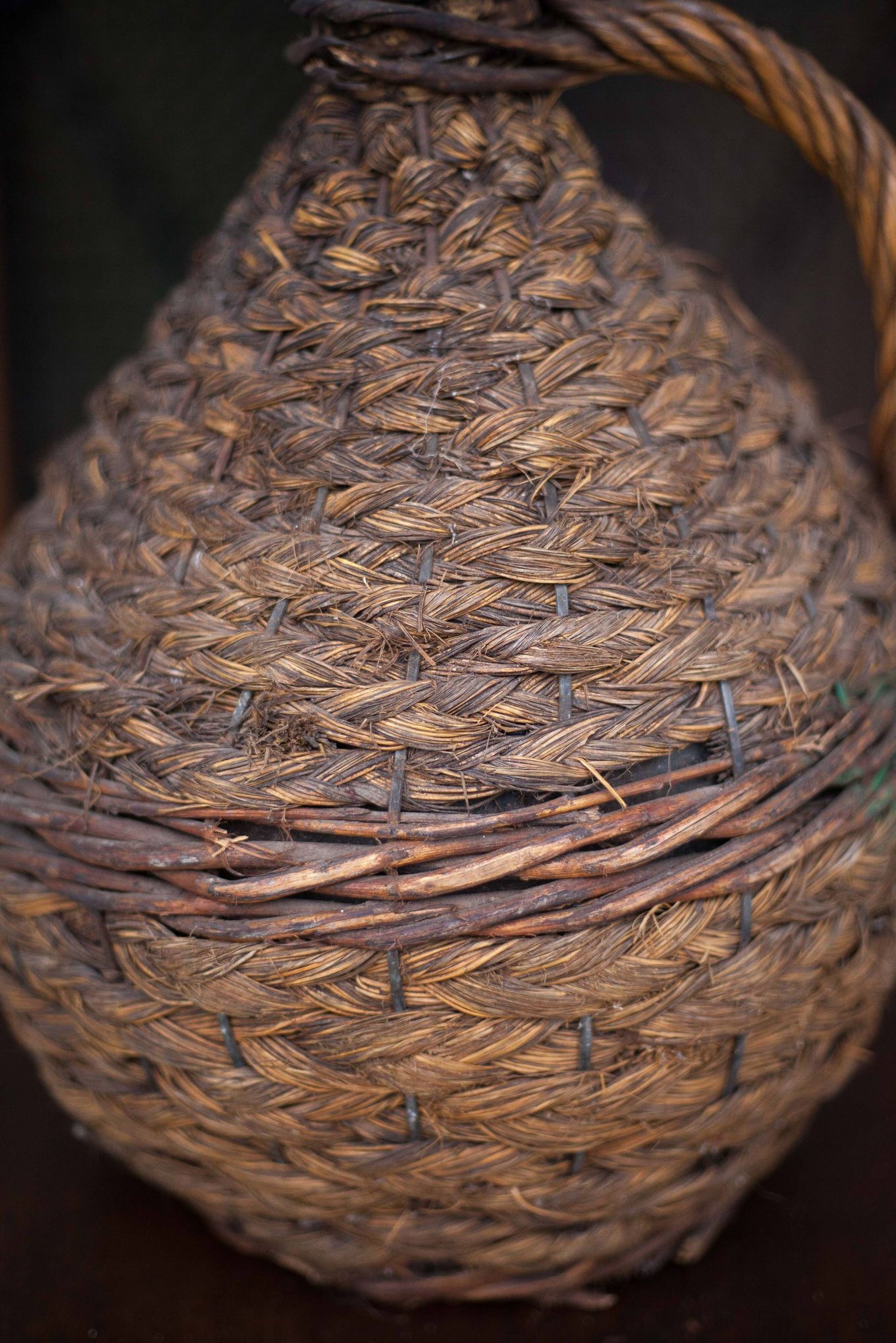 Lady Jeanne bottle, green glass bottle dressed in straw and wicker weaving, carboy, decorative v