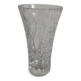 Vase en cristal taillé à décor de fleurs