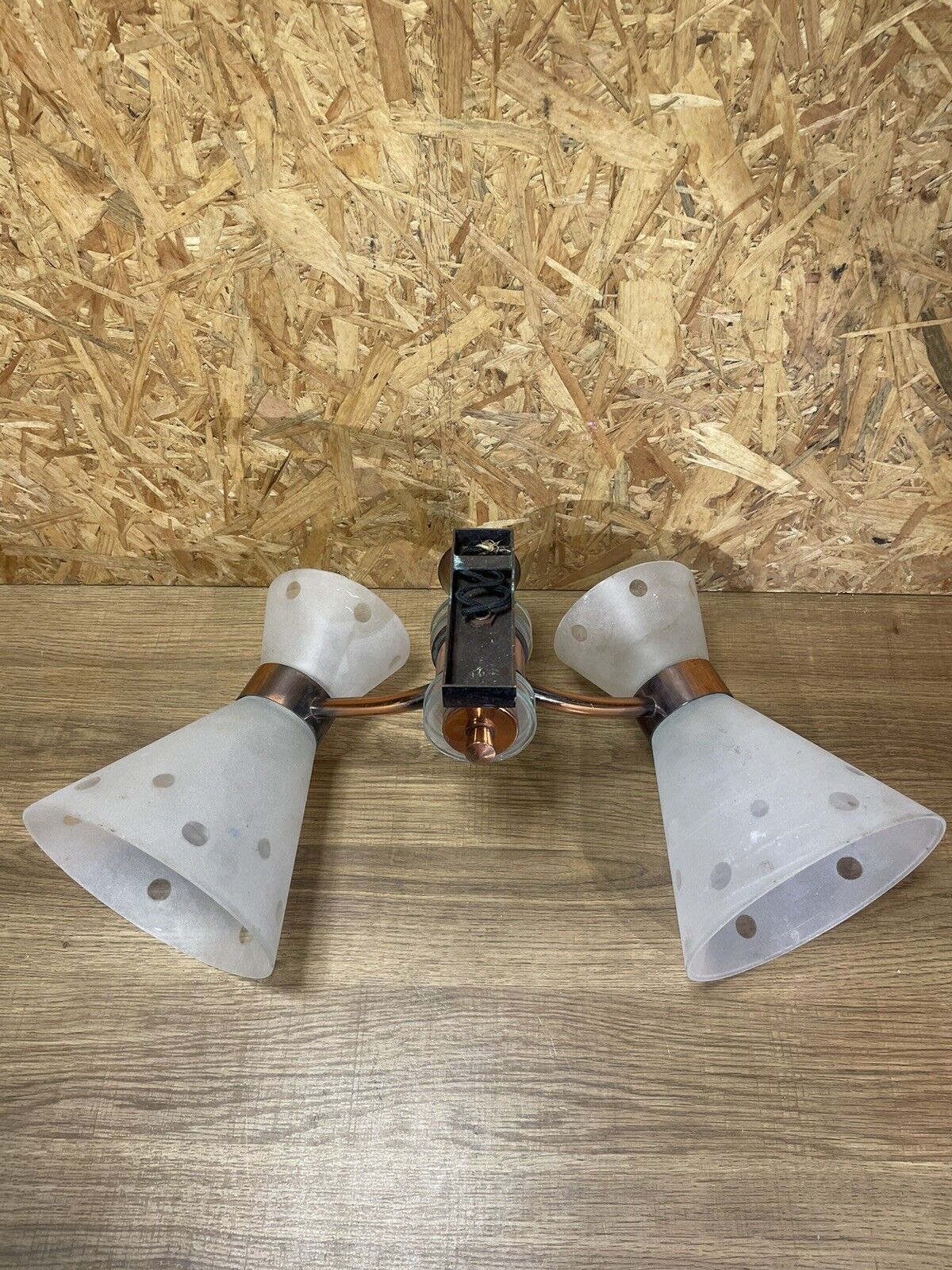 Double wall lamp