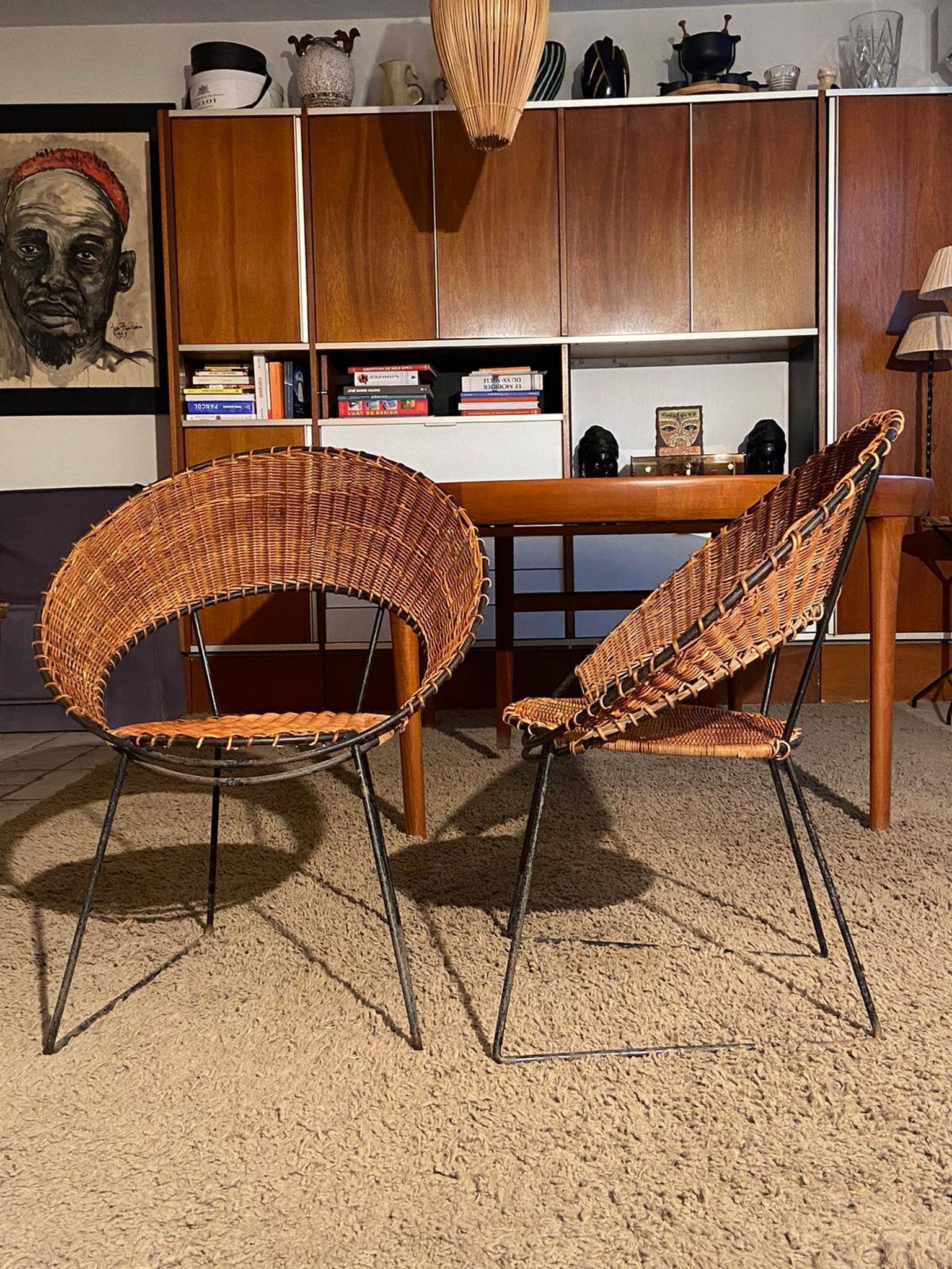 Set of 2 wicker armchairs and coffee table Raoul Guy 1950