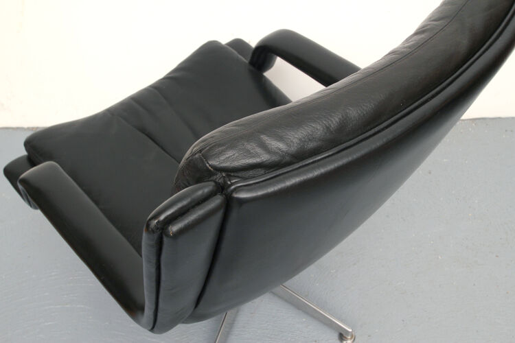 Chaise pivotante en cuir des années 1970 de Geoffrey Hartcourt pour Artifort