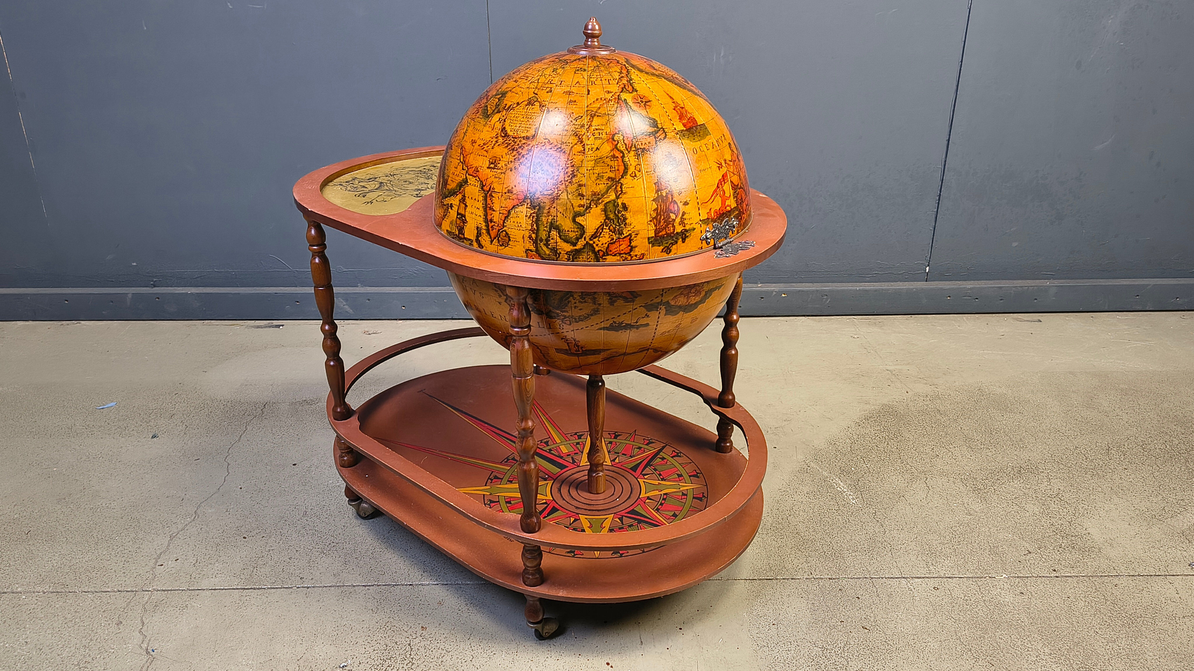 Bar globe vintage, années 1970