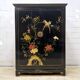 Cabinet vintage chinois laqué noir avec oiseaux et fleurs bohème