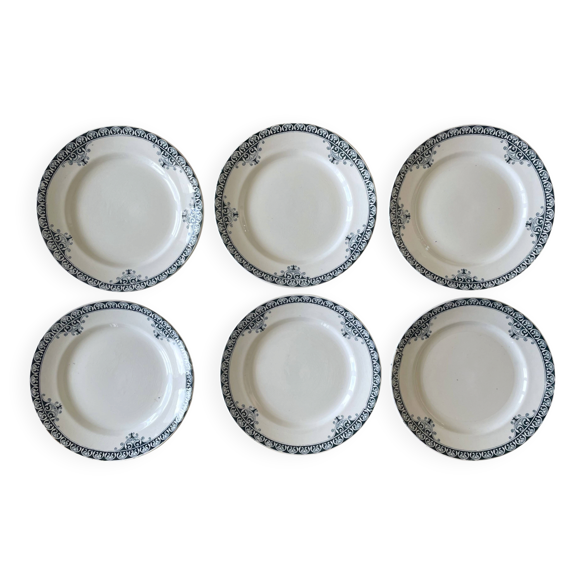 6 assiettes à dessert anciennes en faïence de Saint-Amand (Nord)