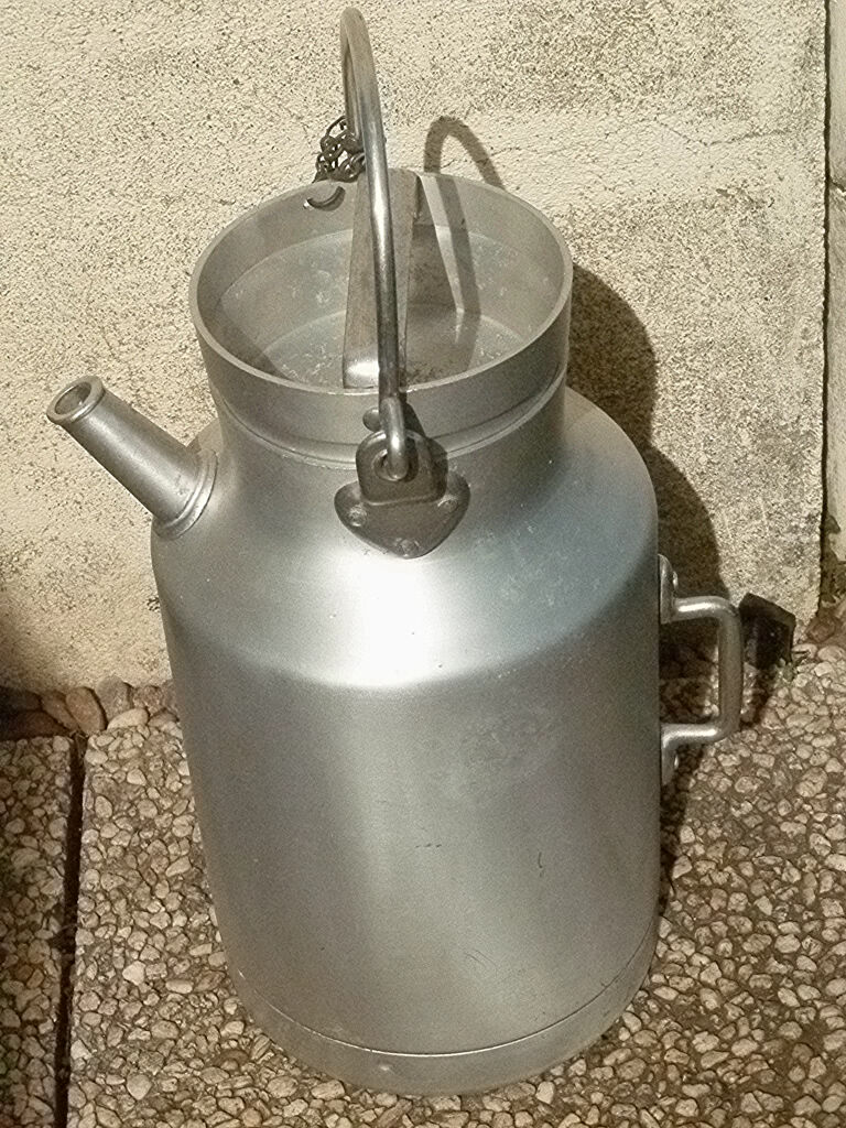 Milk canister