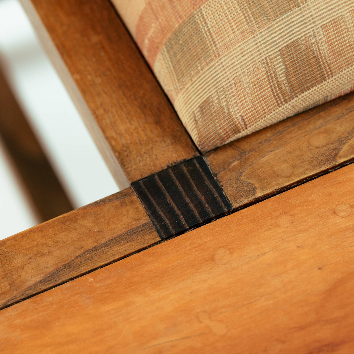 tete a tete conversation sofa bench inspired by Rennie Mackingtosh