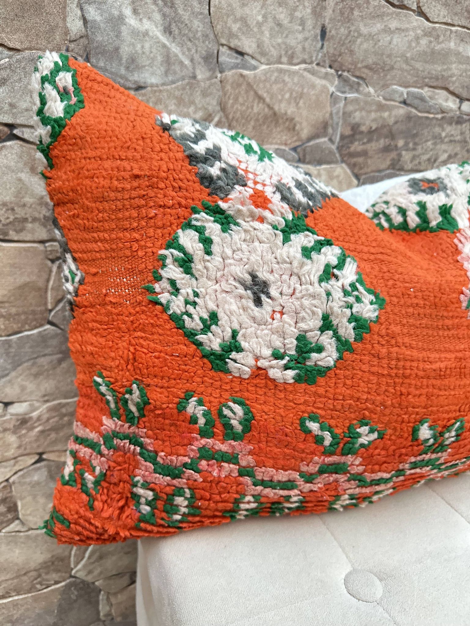 Vintage Berber Kilim cushion cover: Moroccan wool cushion