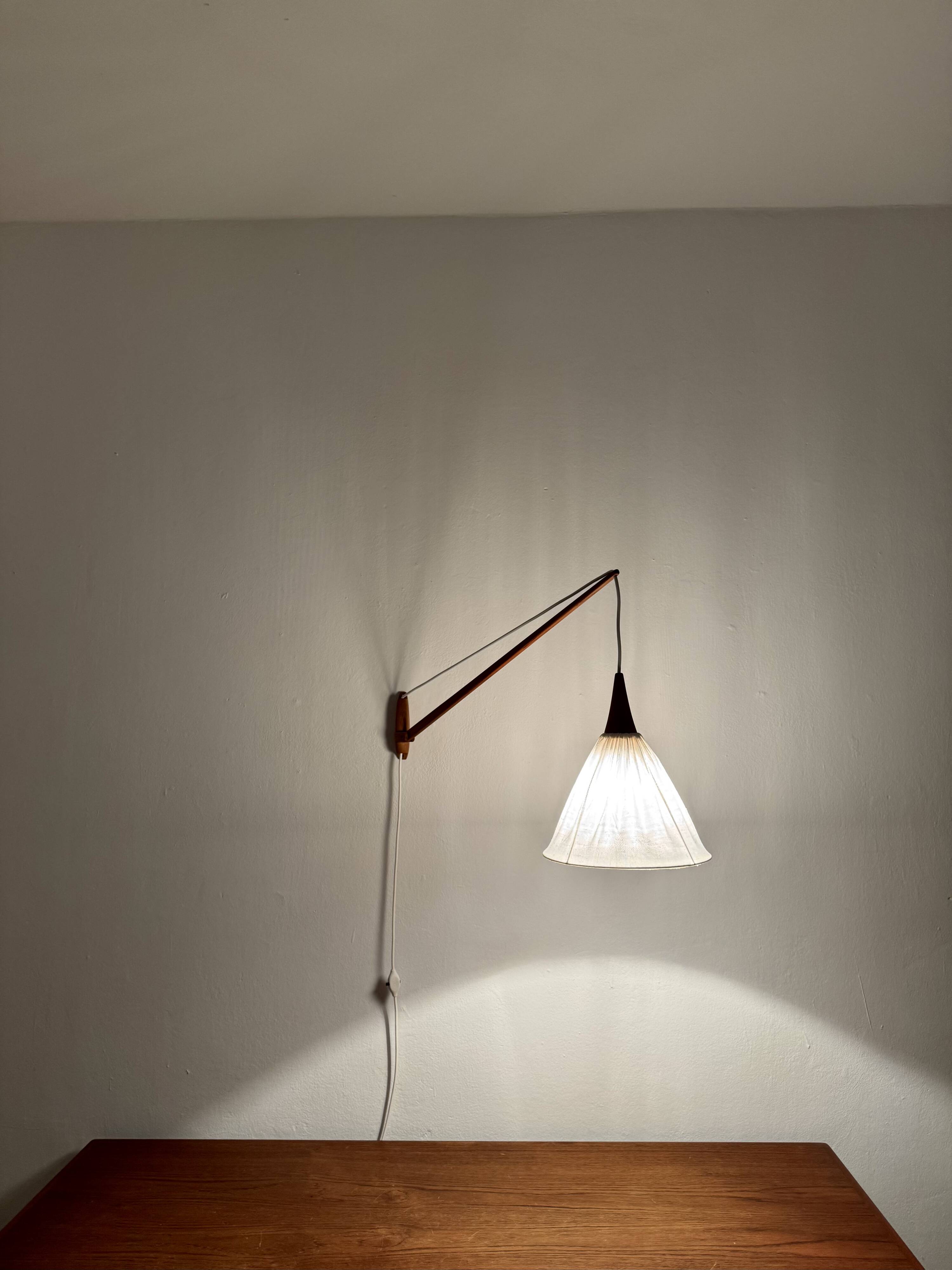 Danish Adjustable Oak Wall Lamp by Uno and Östen Kristiansson