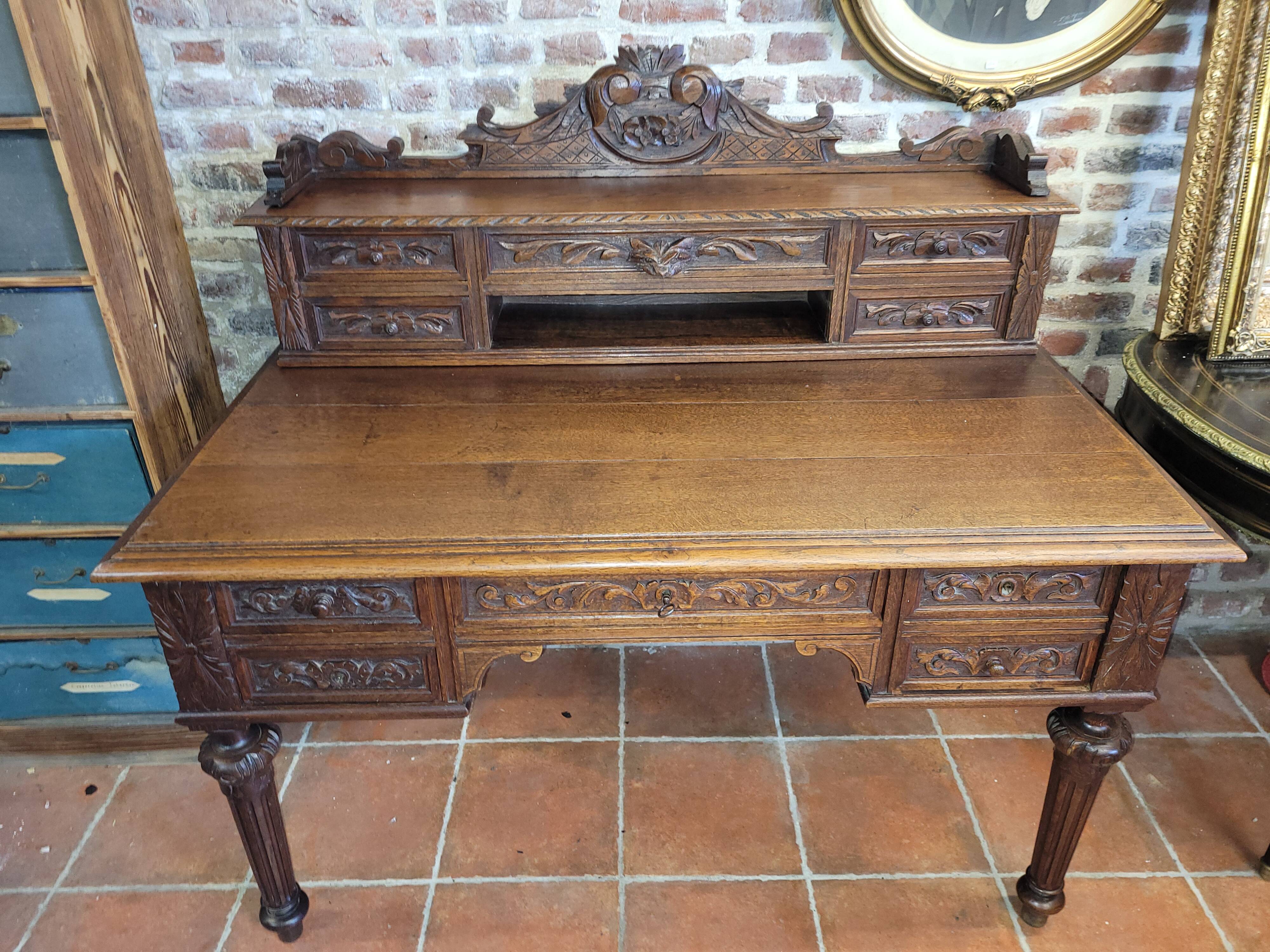 Oak desk with drawers