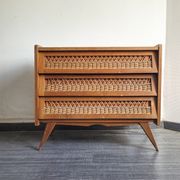Commode en bois et rotin vintage