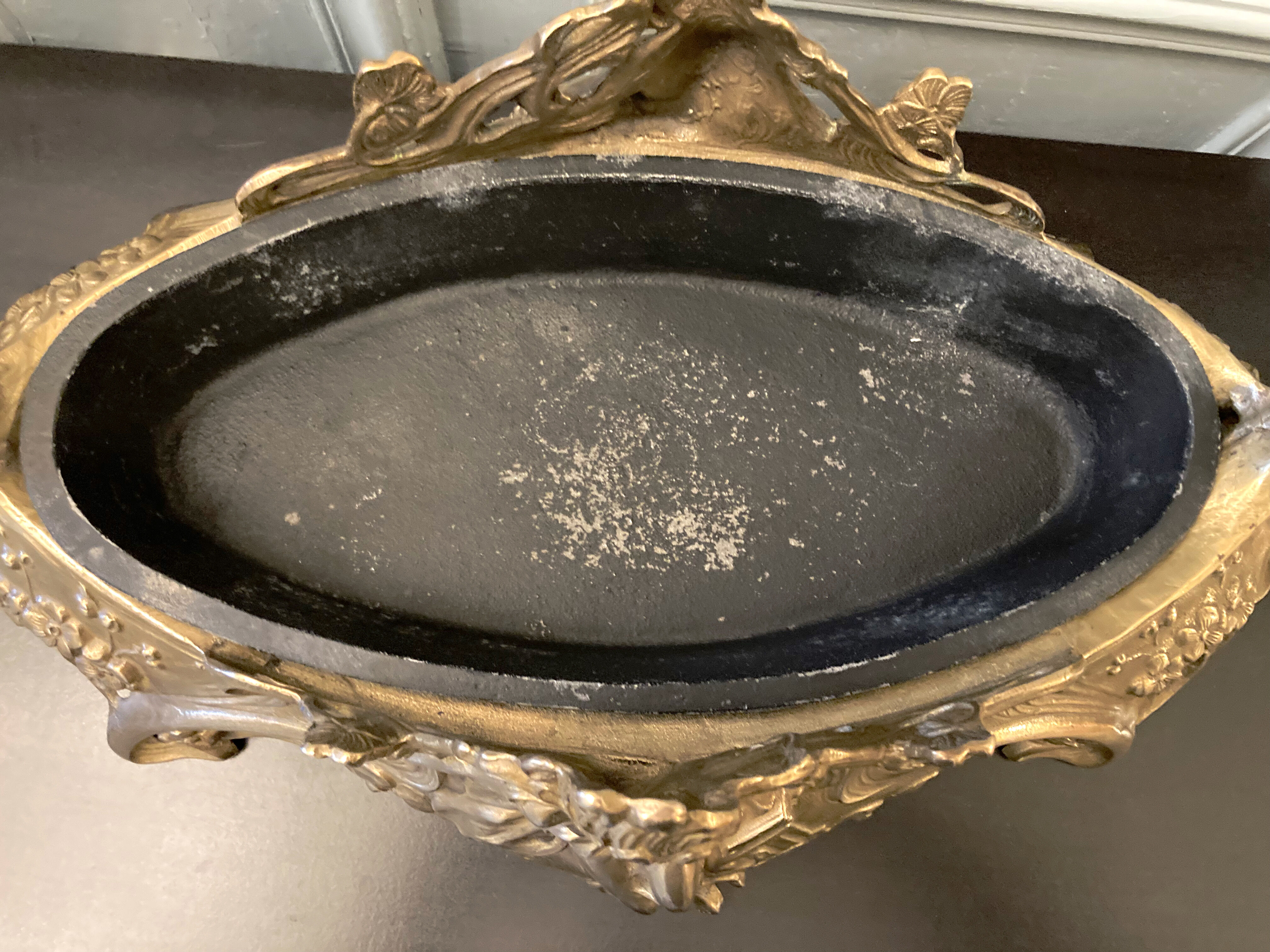 Large planter in gilded bronze Art nouvelles
