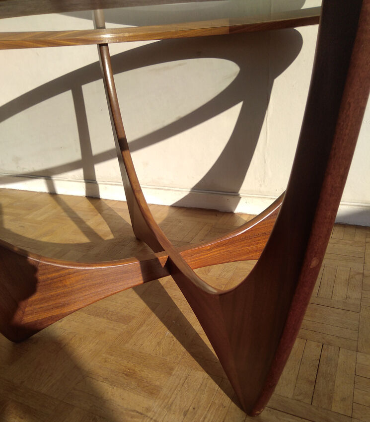 Round coffee table "Astro" in teak - Designer Victor Wilkins - Edition G Plan - 1960