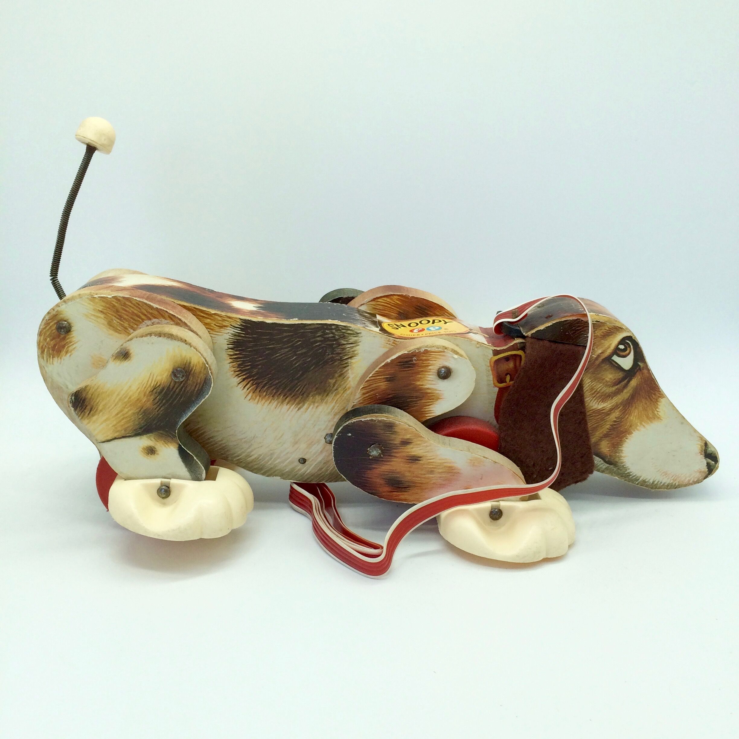 Wooden Snoopy Sniffer dog