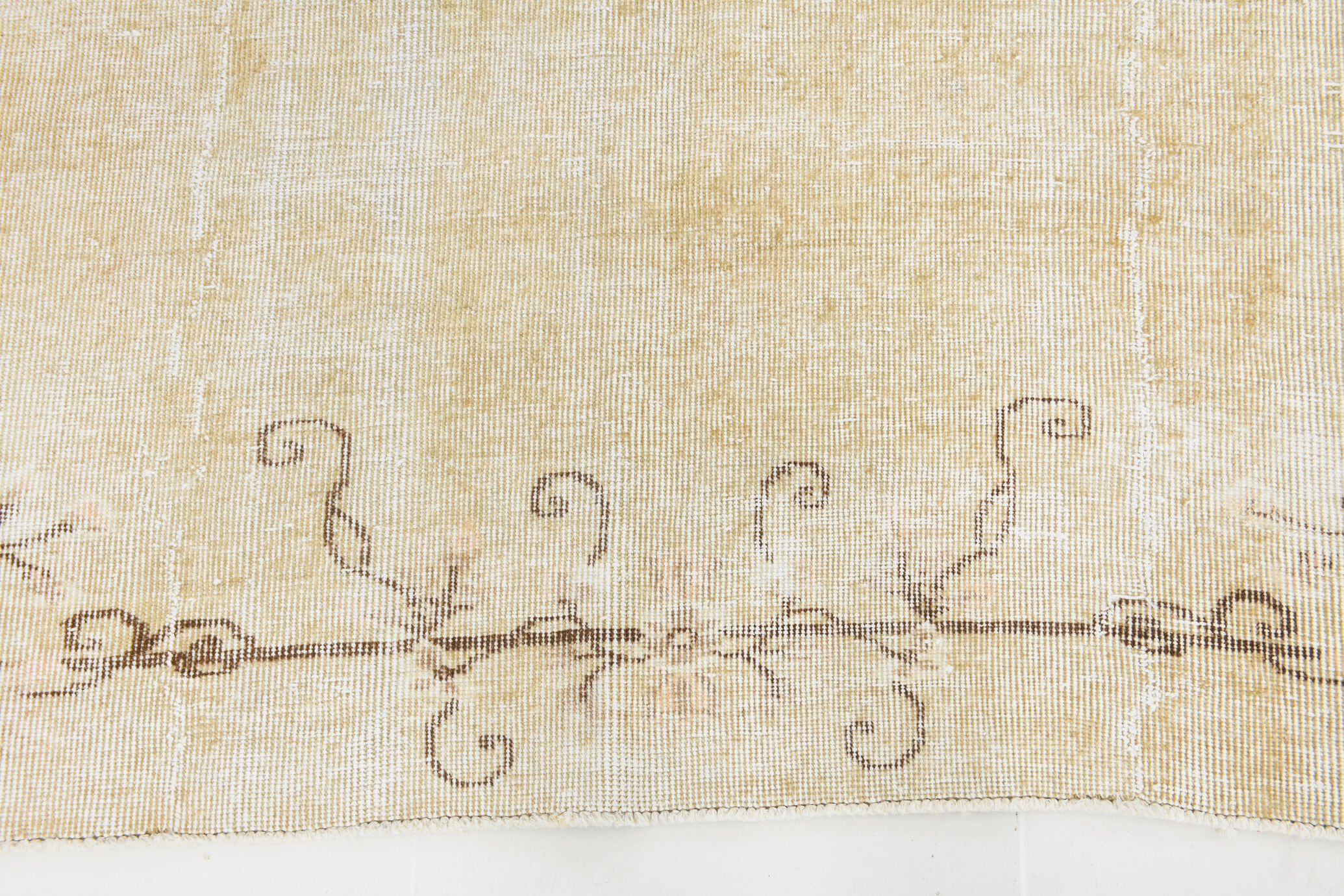 Faded beige classic vintage rug